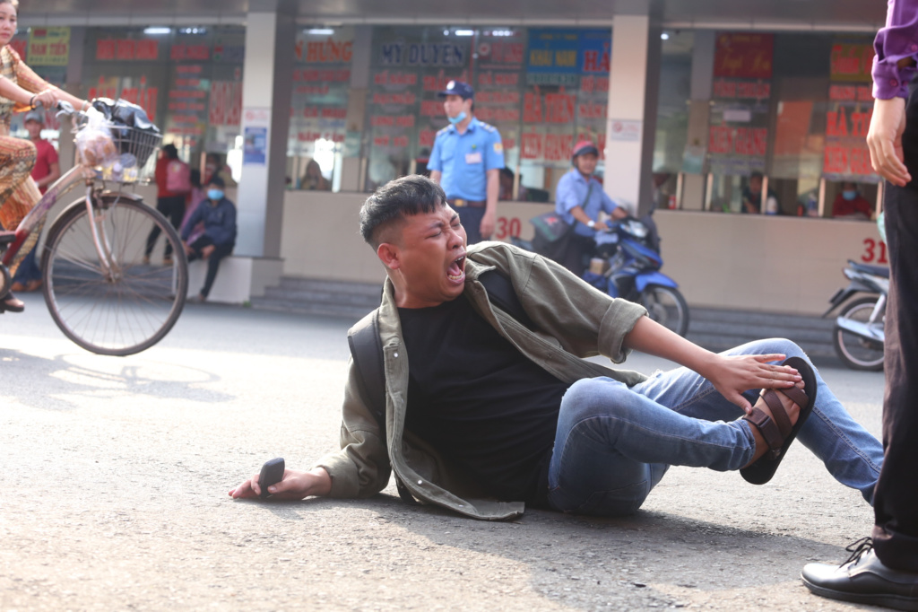 Trời ơi! Tức muốn chết: Chuyến xe của những số phận - Ảnh 4. Trời ơi! Tức muốn chết: Chuyến xe của những số phận - Ảnh 4.