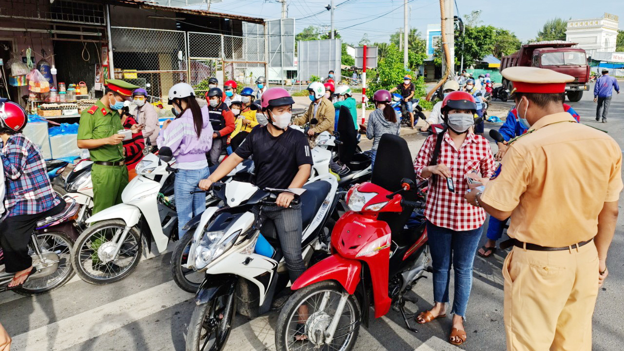 Sóc Trăng, Cà Mau trở thành điểm nóng COVID-19 - Ảnh 1.