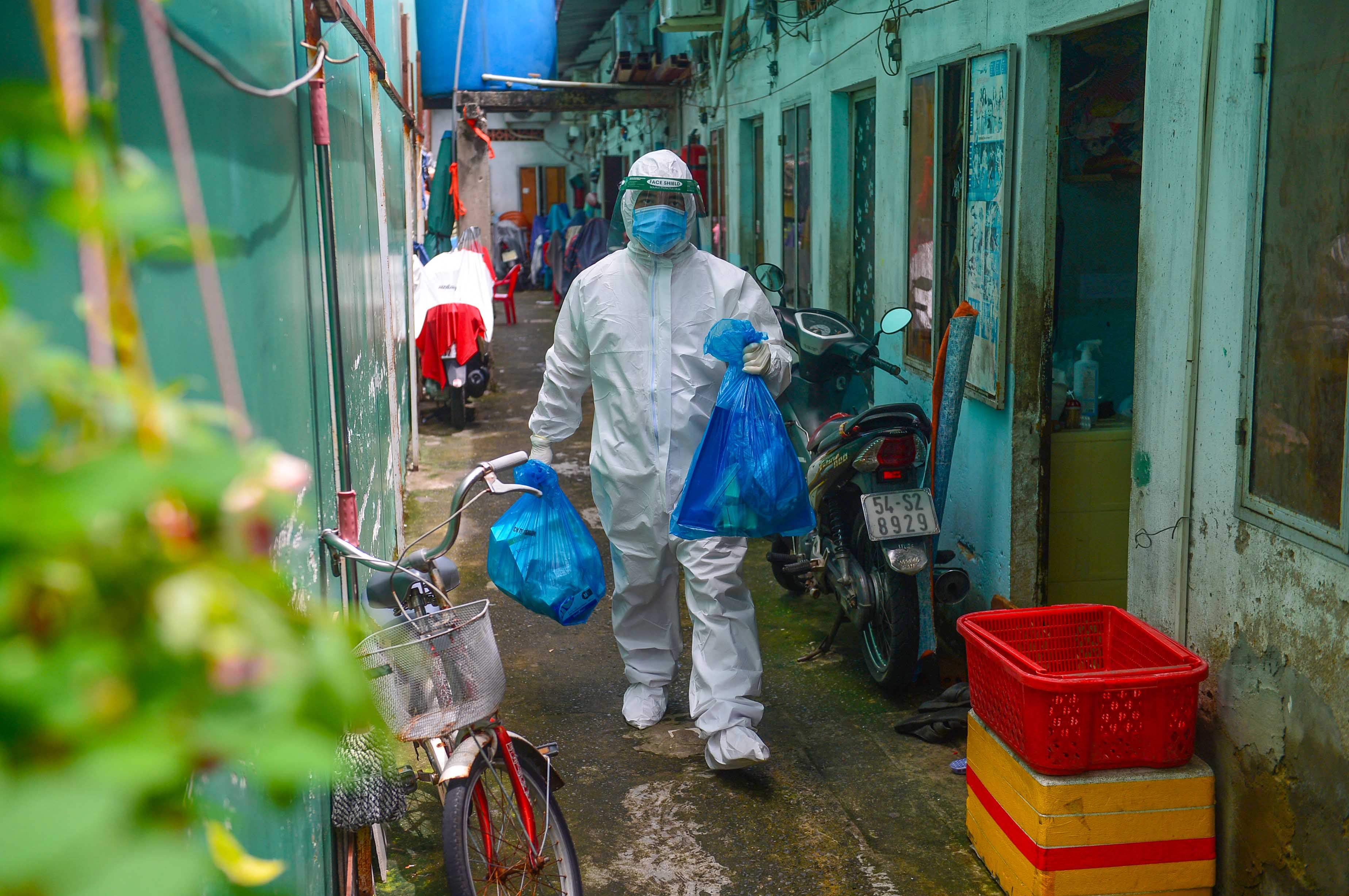 Tin COVID-19 chiều 28-10: cả nước 4.892 ca nhiễm mới - Ảnh 1. Tin COVID-19 chiều 28-10: cả nước 4.892 ca nhiễm mới - Ảnh 1.