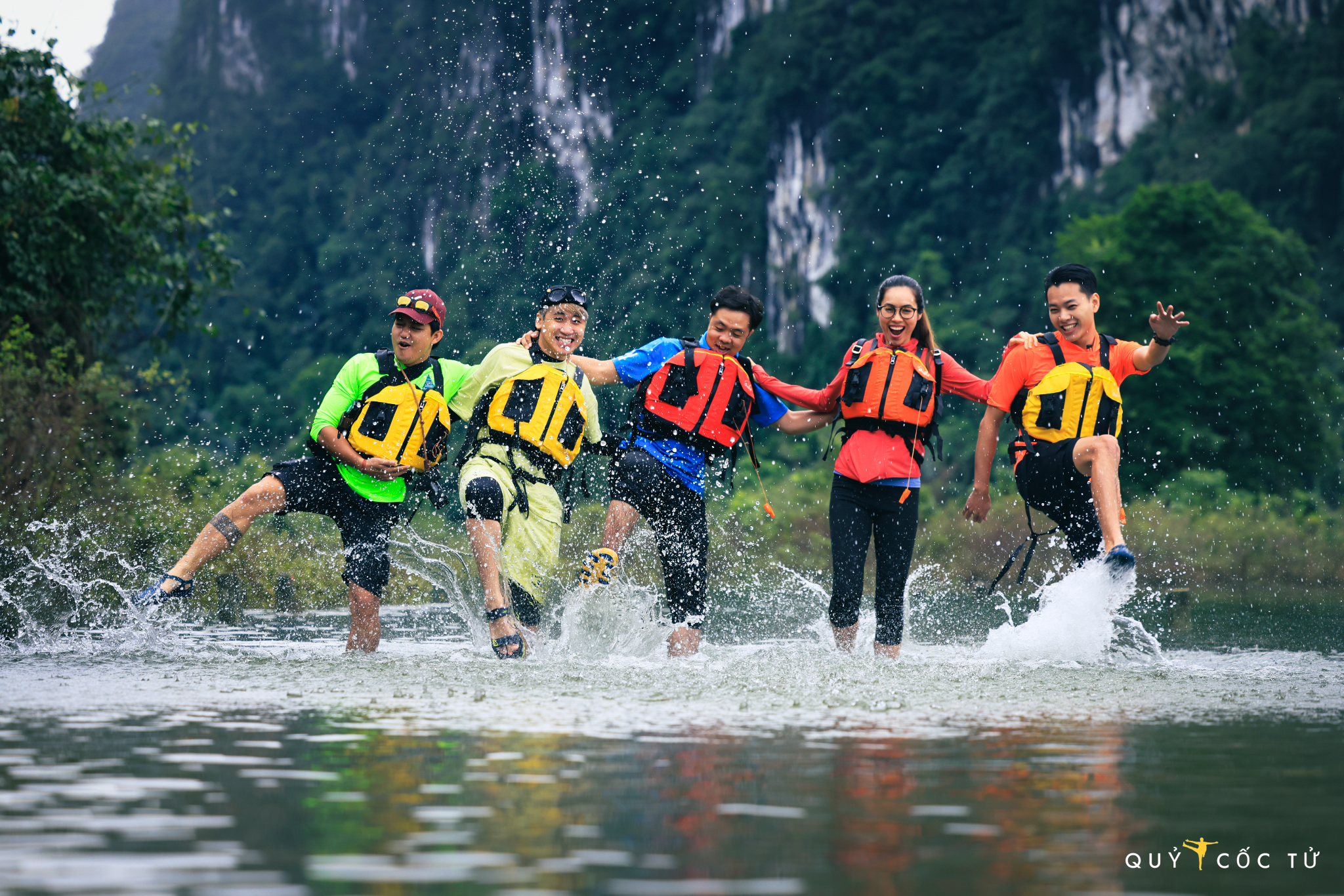 Hé lộ album cuối cùng của Phi Nhung, Hồng Vân ngừng dẫn Bạn muốn hẹn hò - Ảnh 4. Hé lộ album cuối cùng của Phi Nhung, Hồng Vân ngừng dẫn Bạn muốn hẹn hò - Ảnh 4.