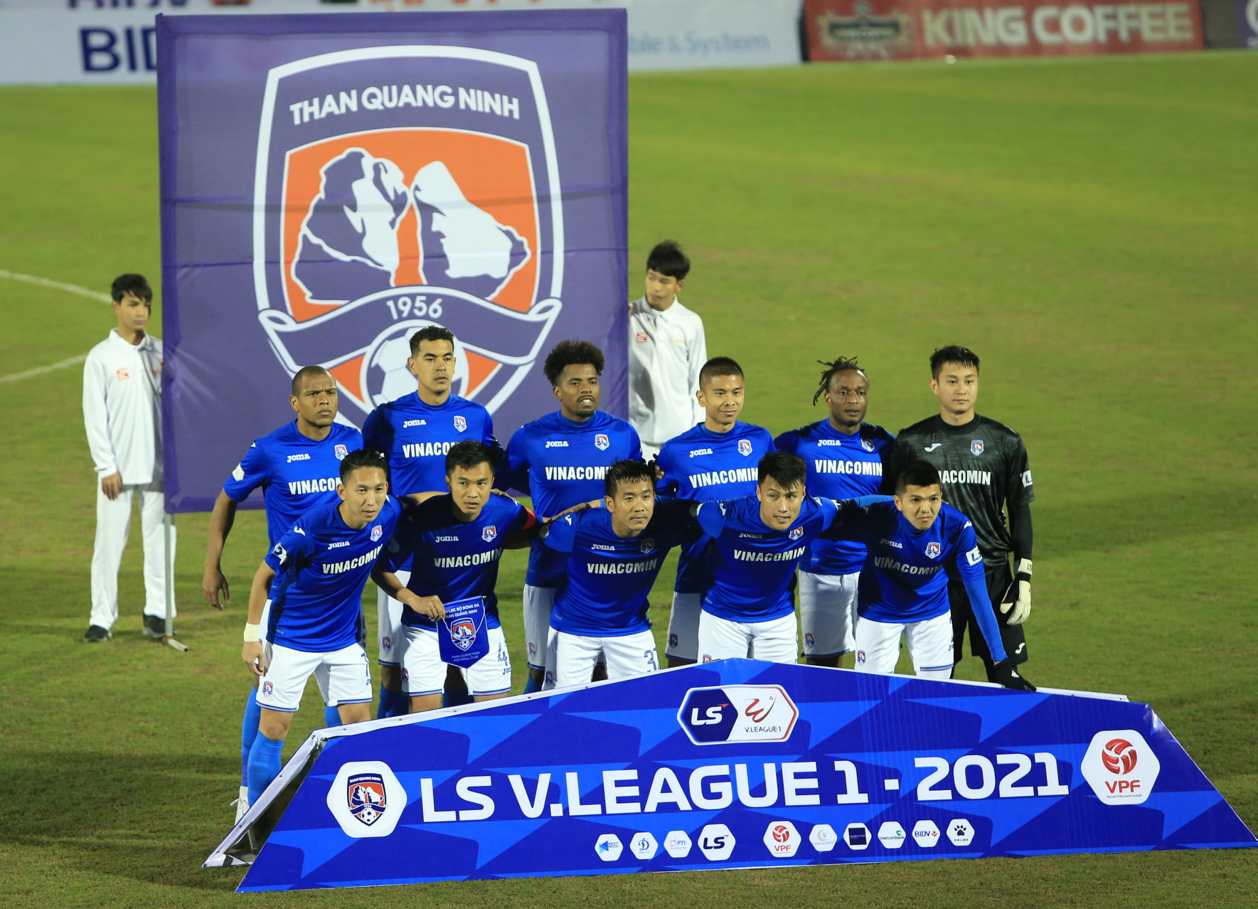 CLB Than Quảng Ninh rời V-League: Thất bại của bóng đá chuyên nghiệp - Ảnh 1. CLB Than Quảng Ninh rời V-League: Thất bại của bóng đá chuyên nghiệp - Ảnh 1.