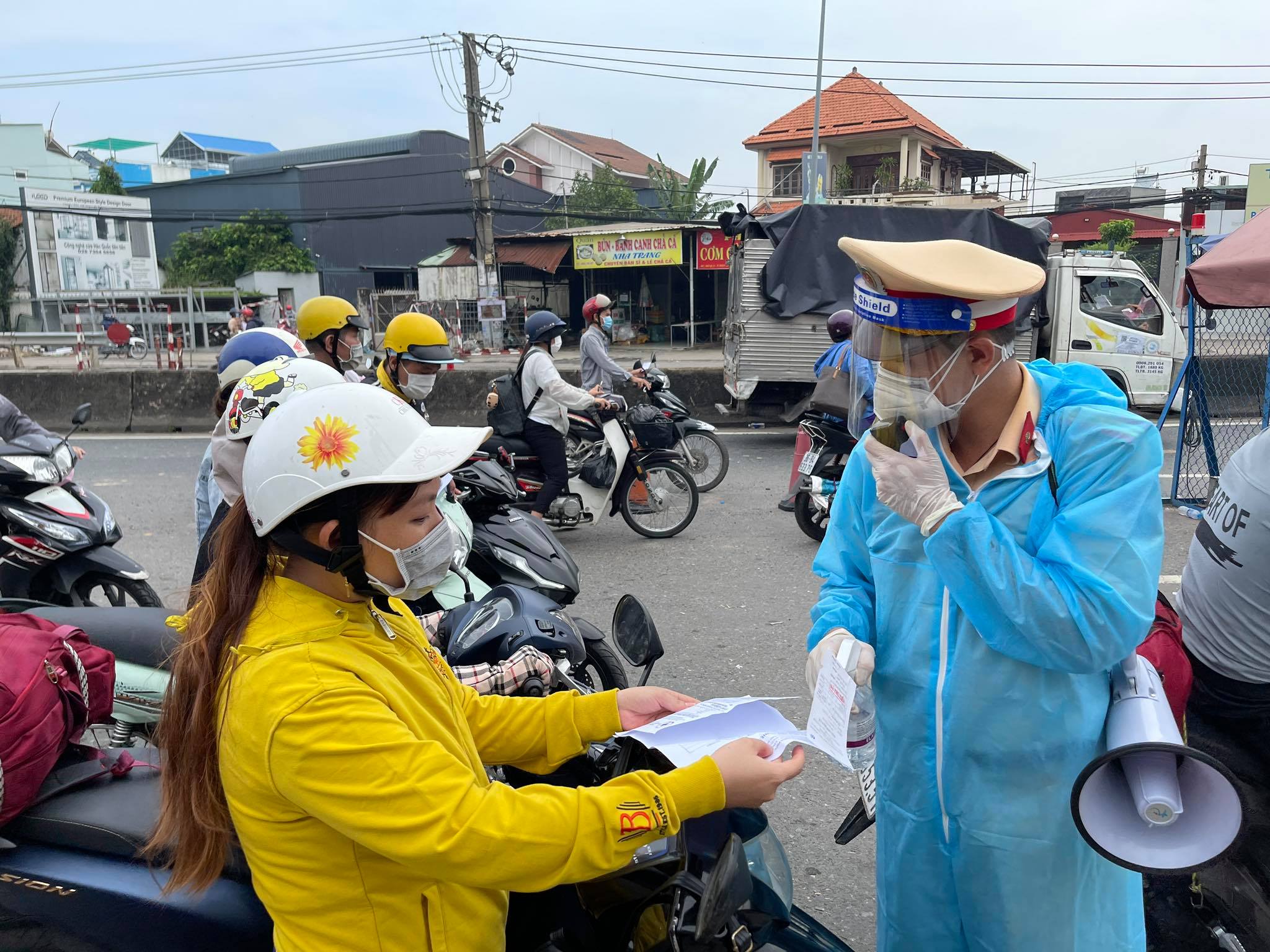 TP.HCM sẽ có phương án đi lại riêng với từng tỉnh Bình Dương, Đồng Nai, Long An, Tây Ninh - Ảnh 1.