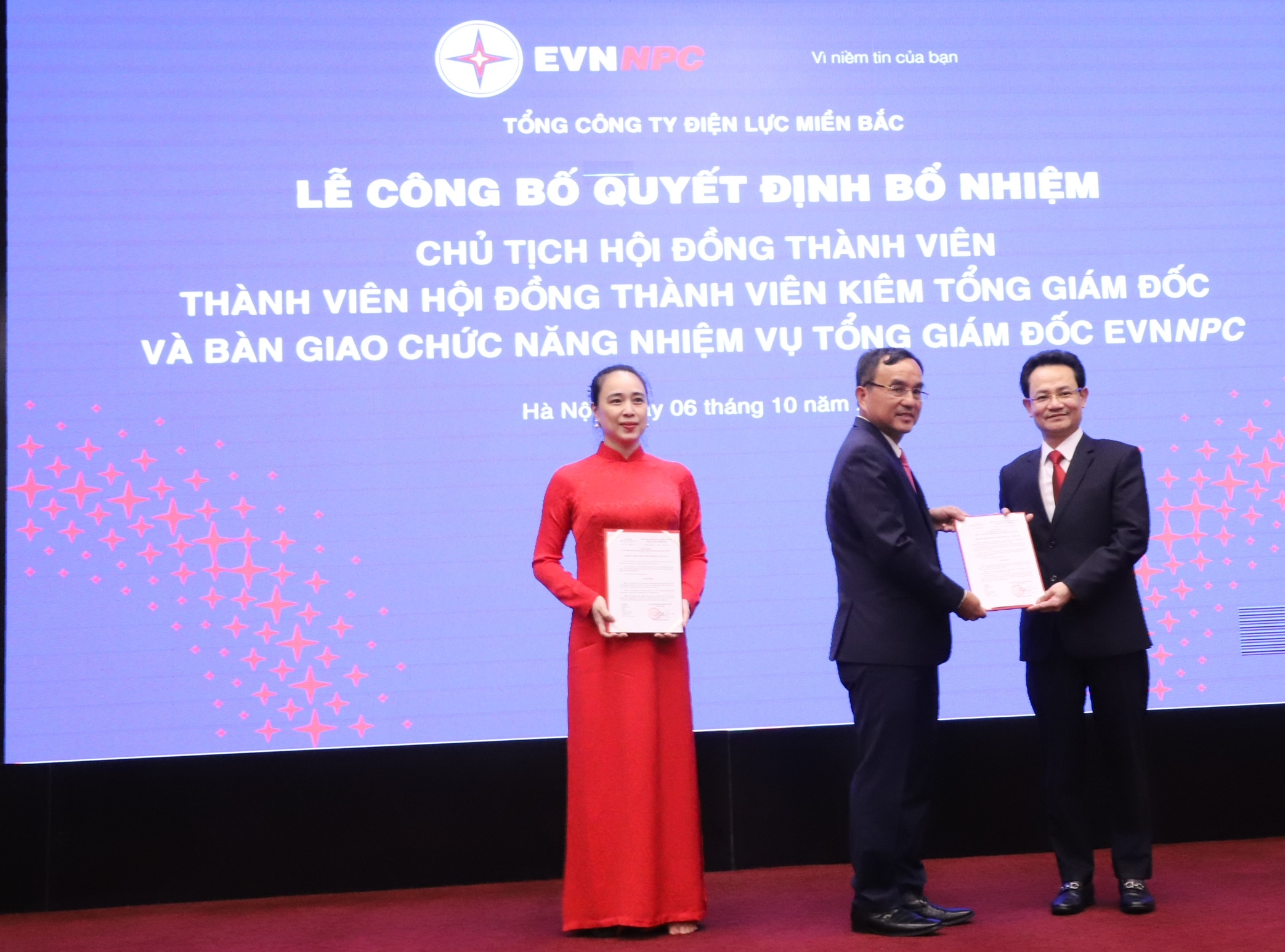 EVNNPC công bố quyết định bổ nhiệm Chủ tịch HĐTV và Tổng giám đốc - Ảnh 3.