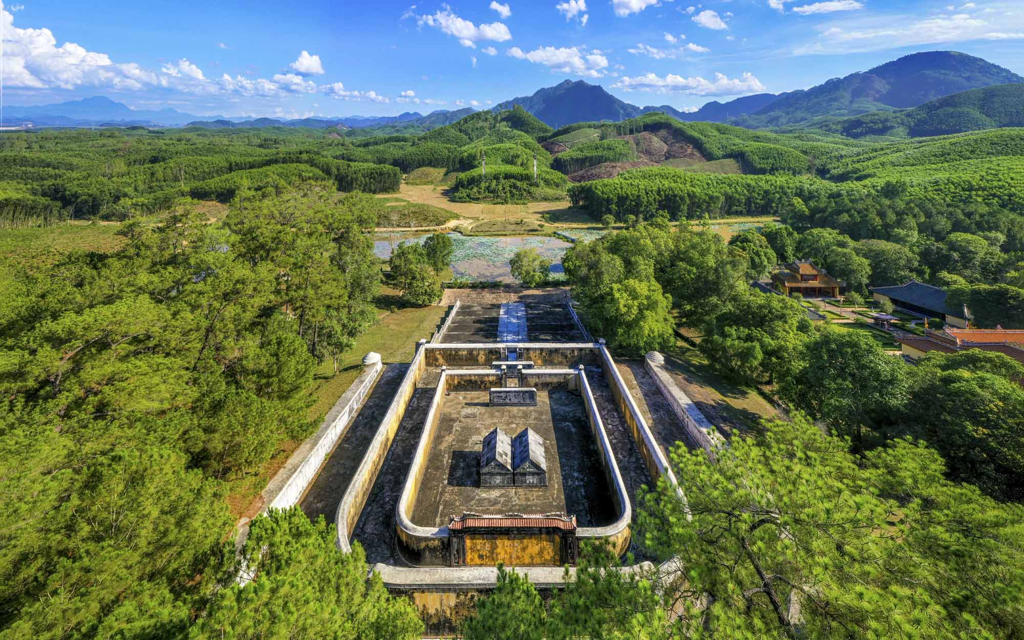 Bí ẩn nghìn thu Thiên Thọ lăng - Kỳ 1: Giấc ngủ nghìn thu giữa trùng sơn - Ảnh 1. Bí ẩn nghìn thu Thiên Thọ lăng - Kỳ 1: Giấc ngủ nghìn thu giữa trùng sơn - Ảnh 1.