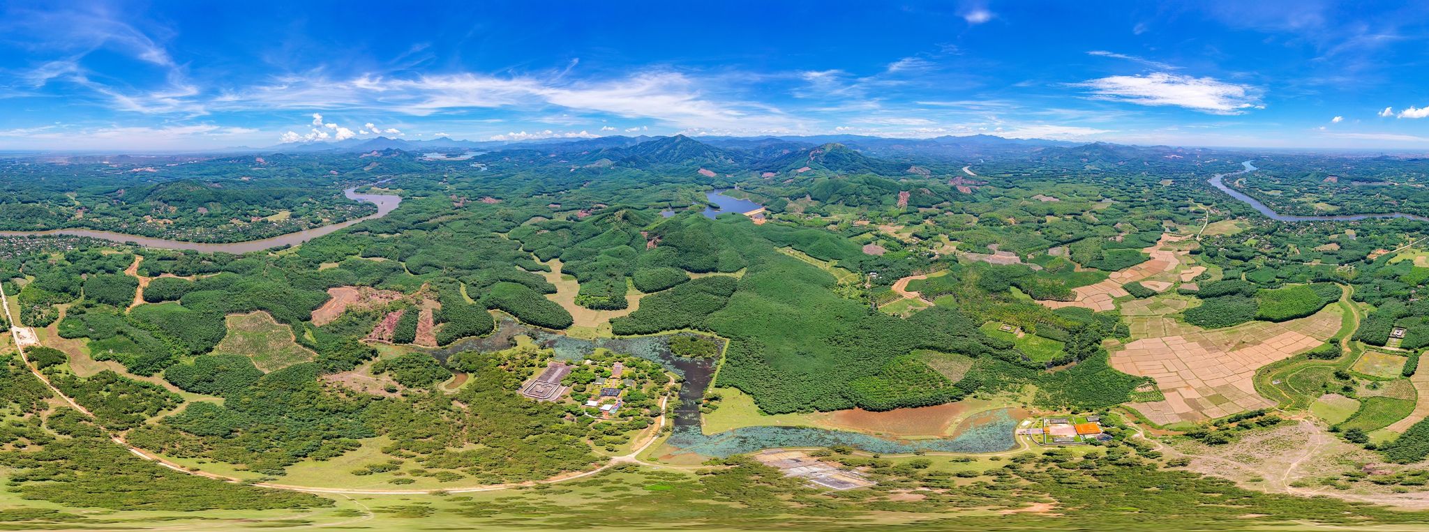 Bí ẩn nghìn thu Thiên Thọ lăng - Kỳ 1: Giấc ngủ nghìn thu giữa trùng sơn - Ảnh 2. Bí ẩn nghìn thu Thiên Thọ lăng - Kỳ 1: Giấc ngủ nghìn thu giữa trùng sơn - Ảnh 2.