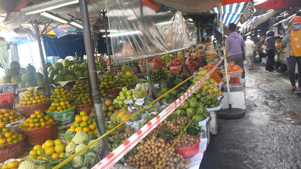 TP.HCM: Không để chợ tự phát hoạt động trong điều kiện hiện nay - Ảnh 1. TP.HCM: Không để chợ tự phát hoạt động trong điều kiện hiện nay - Ảnh 1.