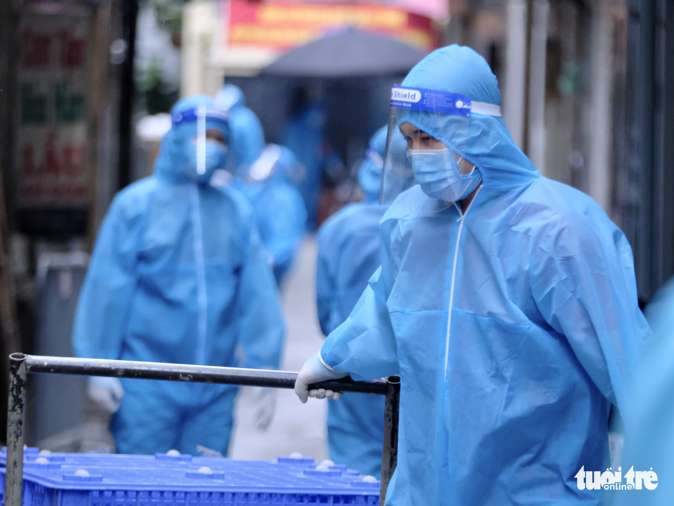 Quận Bắc Từ Liêm nói gì về vụ phường nói F0 chậm đi điều trị do toàn thành phố quá tải? - Ảnh 1. Quận Bắc Từ Liêm nói gì về vụ phường nói F0 chậm đi điều trị do toàn thành phố quá tải? - Ảnh 1.