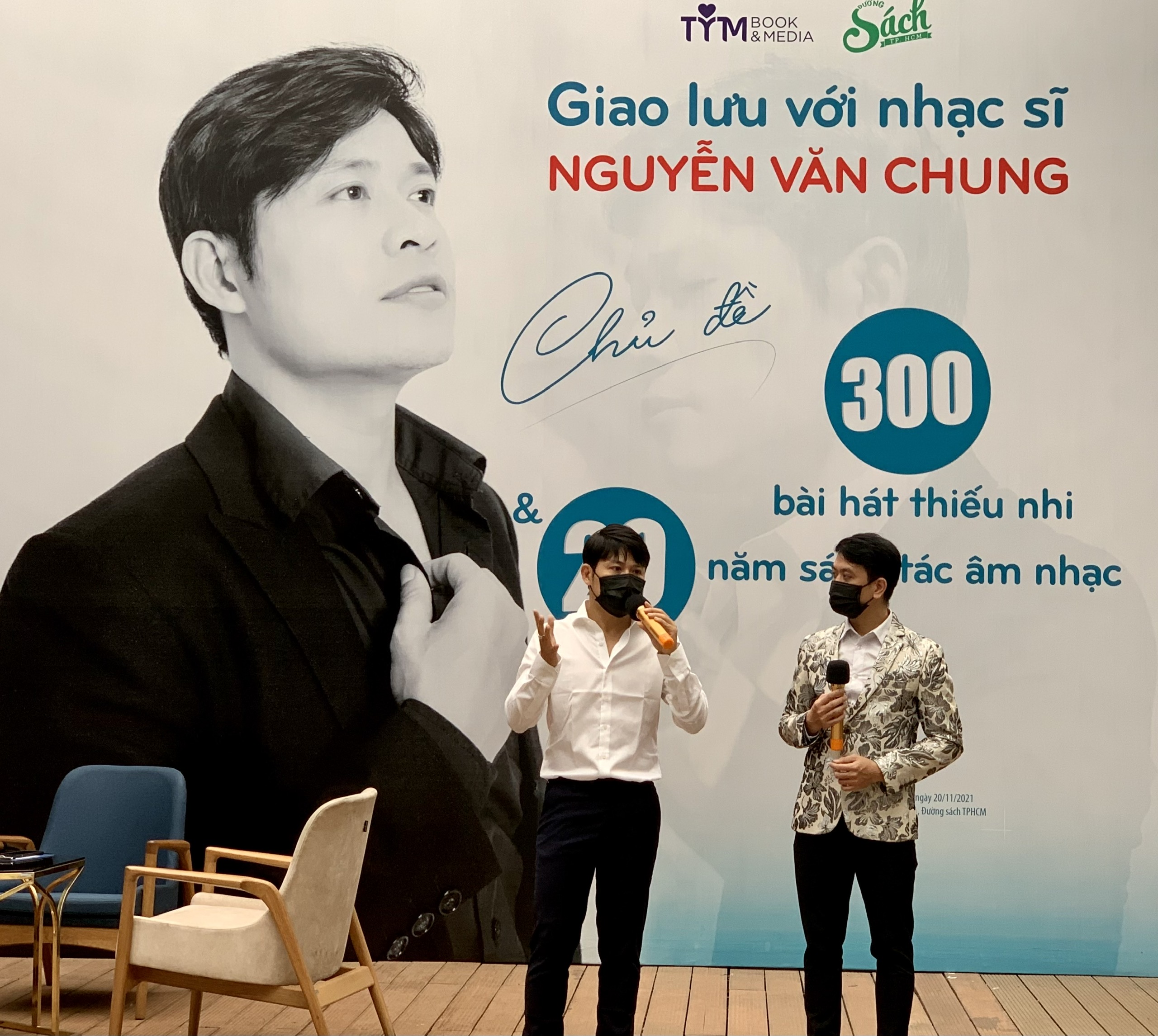 Nhạc sĩ Nguyễn Văn Chung giao lưu ở Đường sách - Ảnh 1. Nhạc sĩ Nguyễn Văn Chung giao lưu ở Đường sách - Ảnh 1.