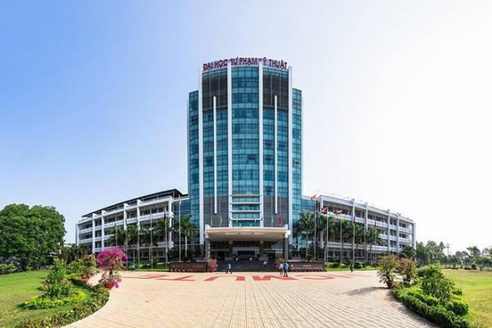 Phó hiệu trưởng ĐH Sư phạm kỹ thuật TP.HCM bị kỷ luật cảnh cáo - Ảnh 1. Phó hiệu trưởng ĐH Sư phạm kỹ thuật TP.HCM bị kỷ luật cảnh cáo - Ảnh 1.