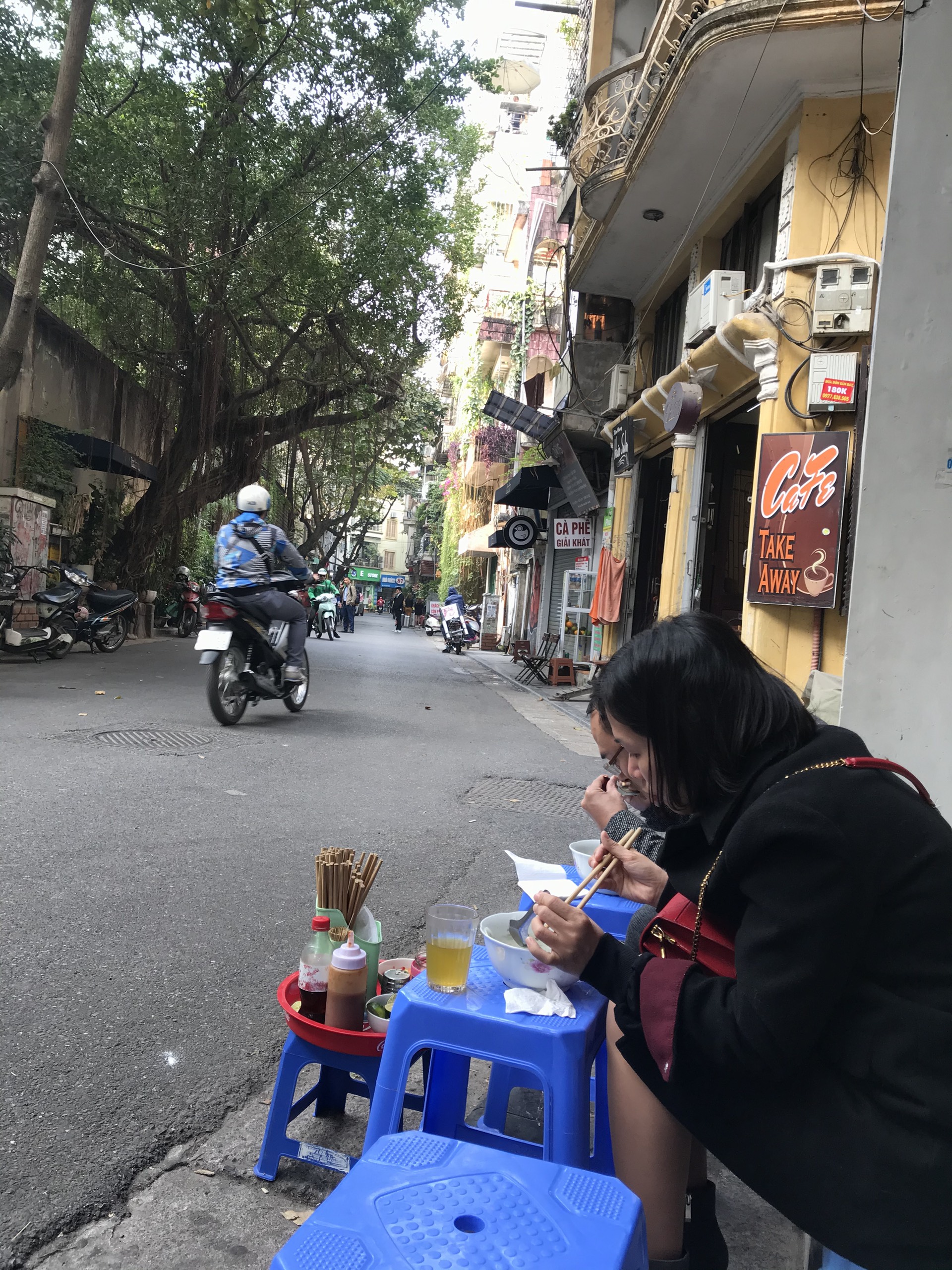 Trong nỗi nhớ Phú Quang, Hà Nội và phở - Ảnh 4. Trong nỗi nhớ Phú Quang, Hà Nội và phở - Ảnh 4.