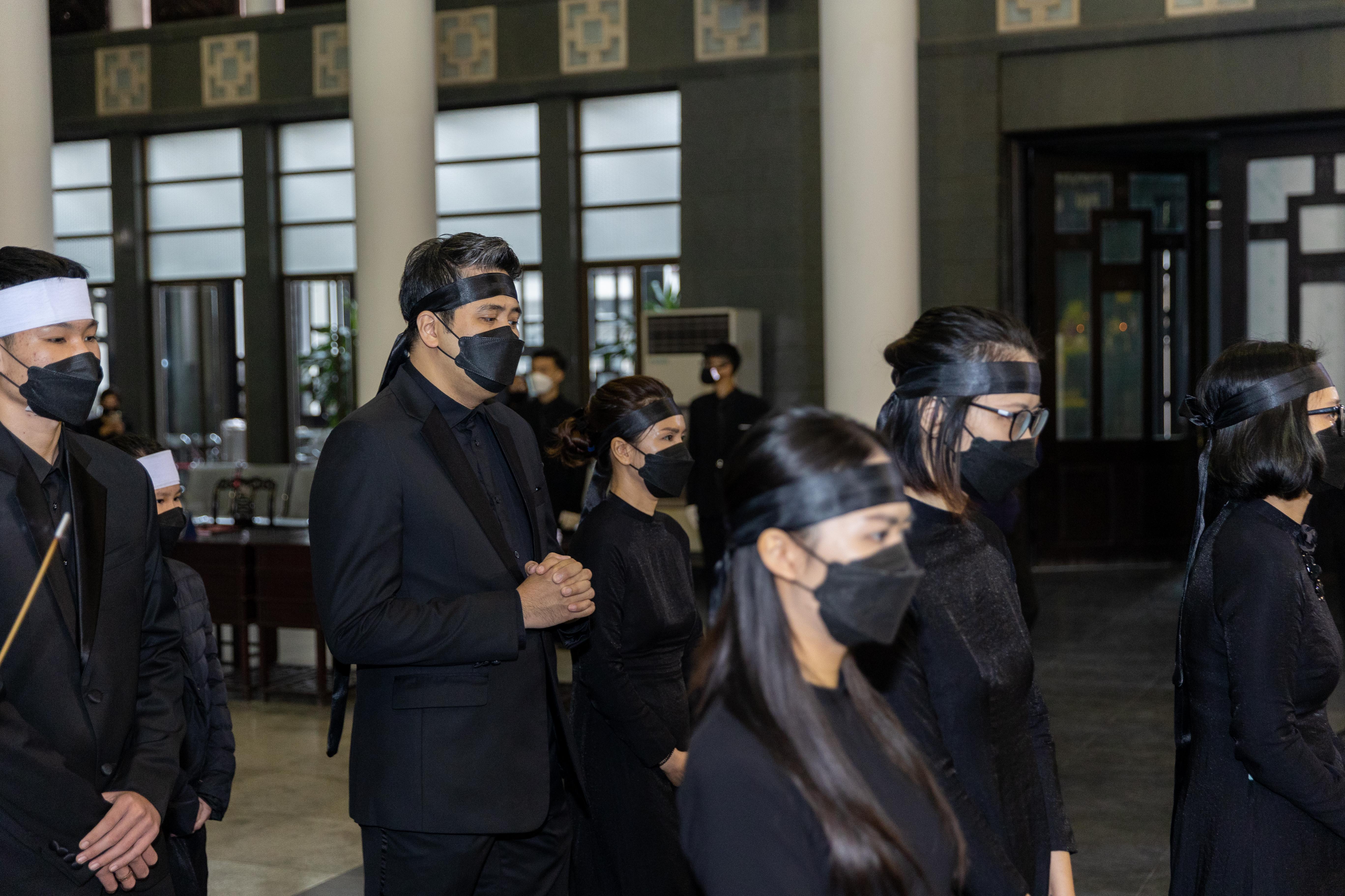 Tiễn biệt nhạc sĩ Phú Quang trong sáng mùa đông se lòng Hà Nội - Ảnh 6. Tiễn biệt nhạc sĩ Phú Quang trong sáng mùa đông se lòng Hà Nội - Ảnh 6.