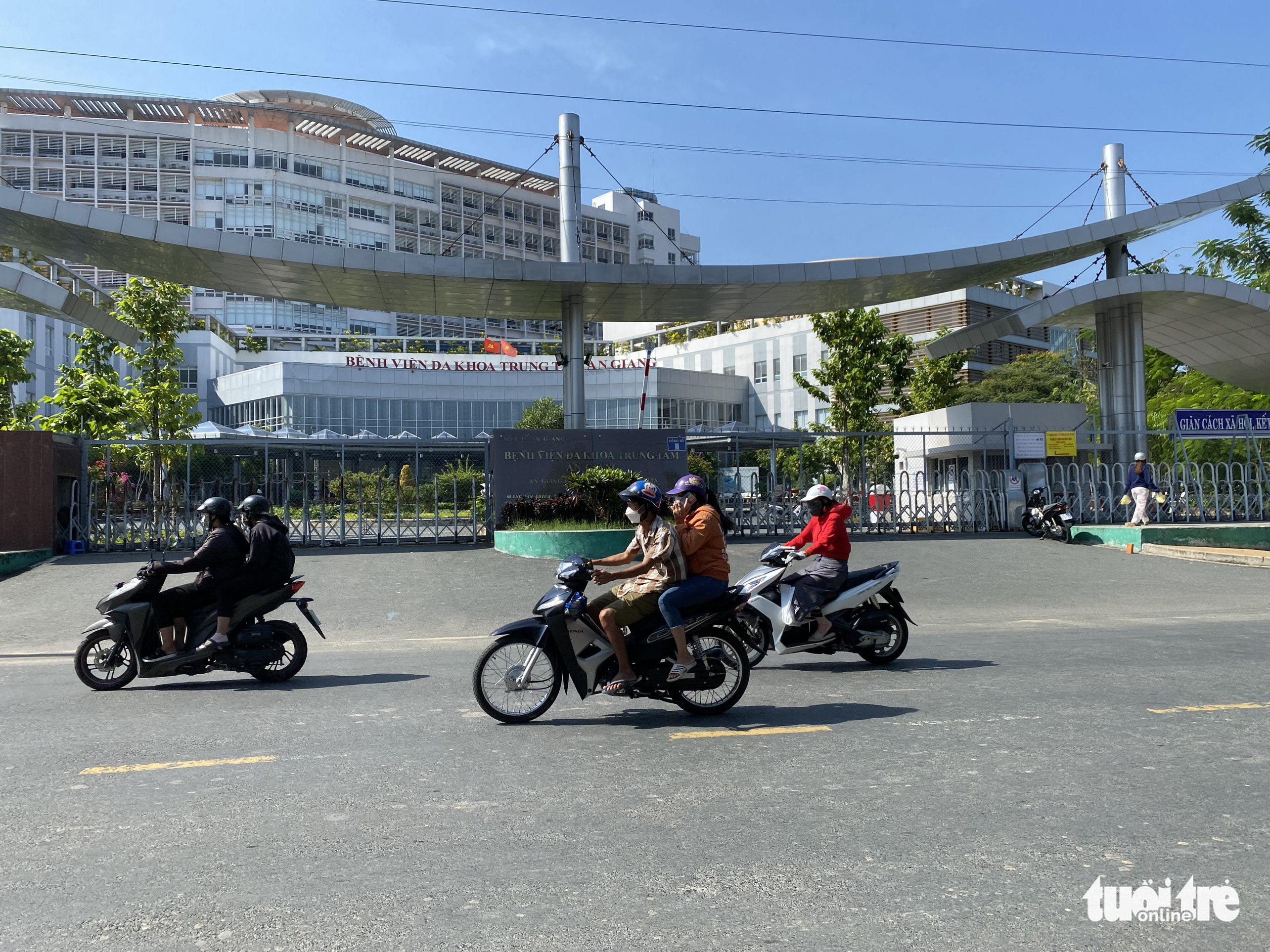 Vì sao tỉ lệ tử vong do COVID-19 ở An Giang tăng? - Ảnh 1. Vì sao tỉ lệ tử vong do COVID-19 ở An Giang tăng? - Ảnh 1.