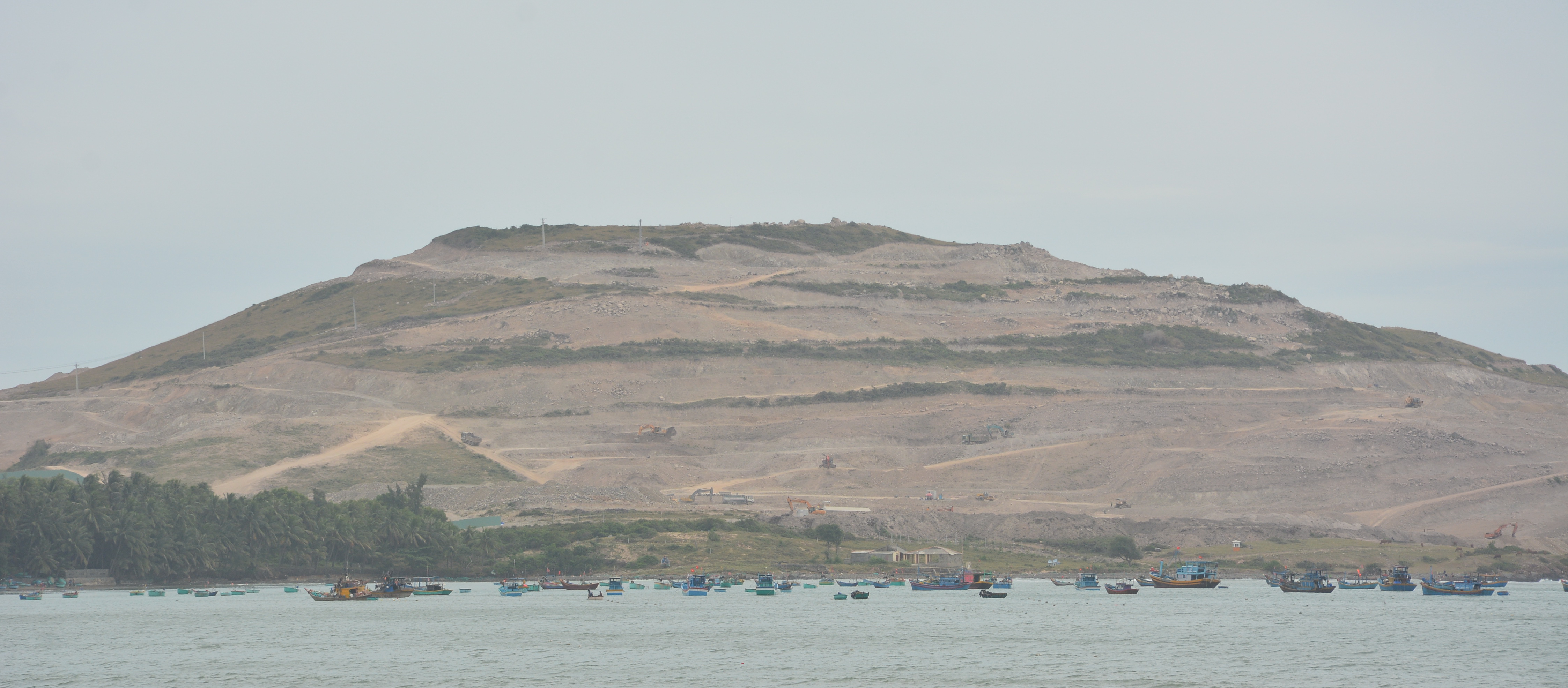 Dự án nghỉ dưỡng ở đồi Hòn Rơm - Mũi Né sai phạm nối tiếp sai phạm - Ảnh 1. Dự án nghỉ dưỡng ở đồi Hòn Rơm - Mũi Né sai phạm nối tiếp sai phạm - Ảnh 1.