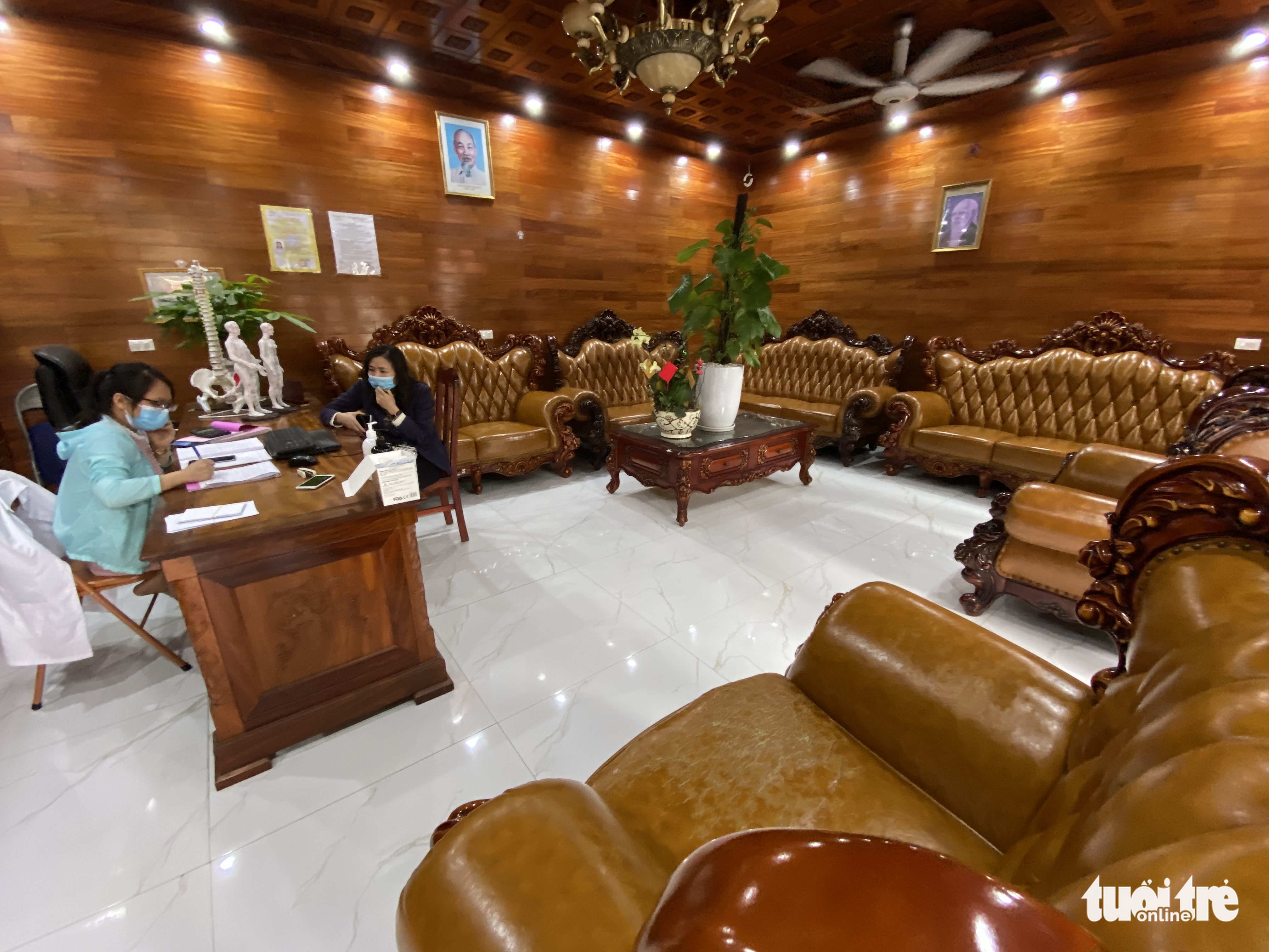 Phải trị dứt điểm nạn lương y giả rao bán thuốc dỏm qua mạng xã hội - Ảnh 5. Phải trị dứt điểm nạn lương y giả rao bán thuốc dỏm qua mạng xã hội - Ảnh 5.