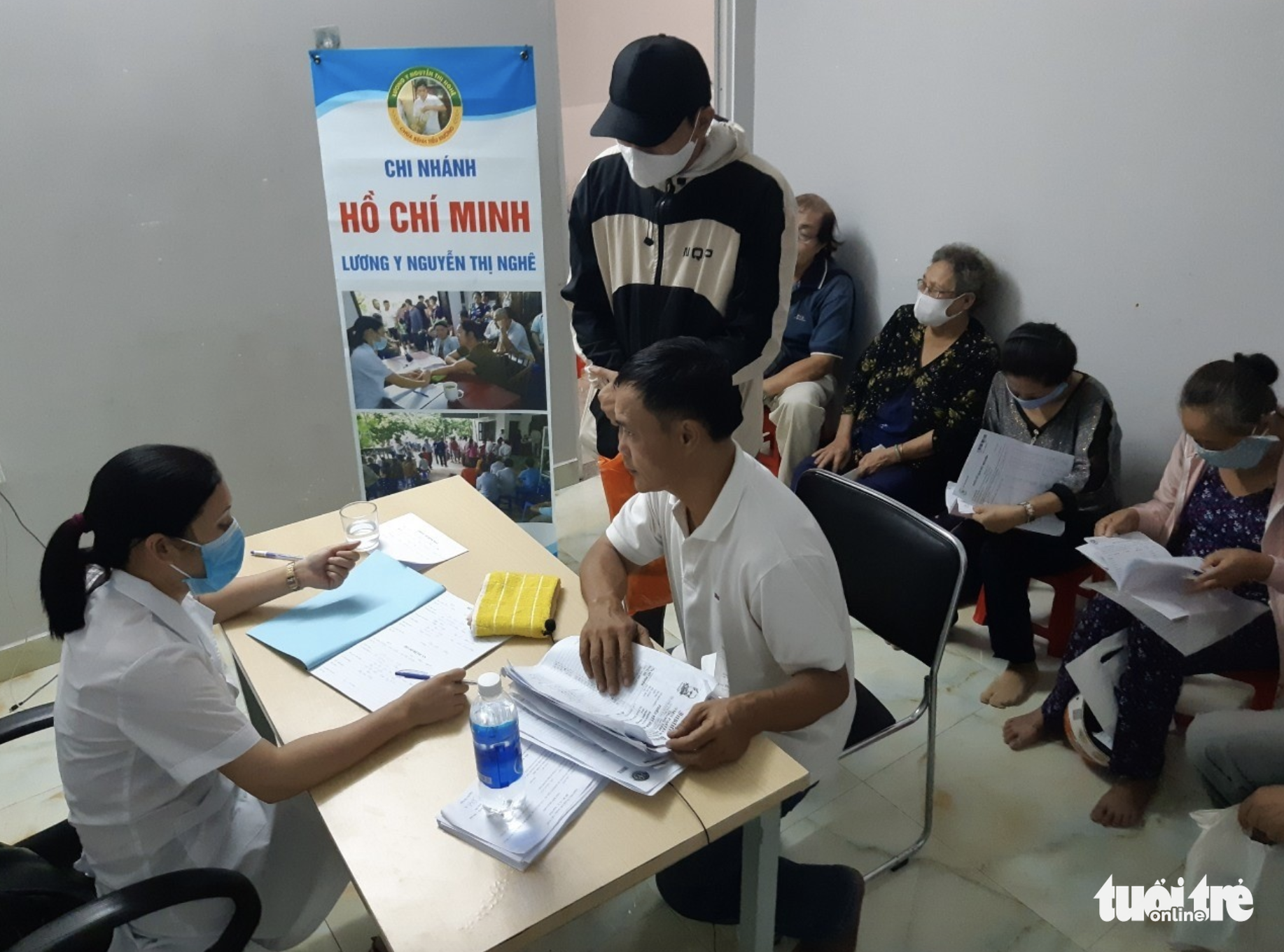 Phải trị dứt điểm nạn lương y giả rao bán thuốc dỏm qua mạng xã hội - Ảnh 8. Phải trị dứt điểm nạn lương y giả rao bán thuốc dỏm qua mạng xã hội - Ảnh 8.