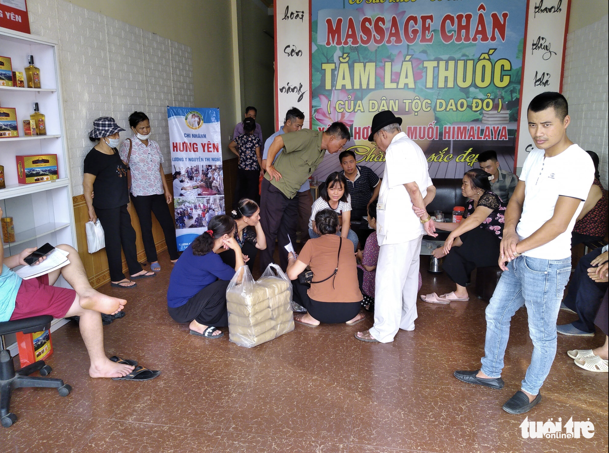 Phải trị dứt điểm nạn lương y giả rao bán thuốc dỏm qua mạng xã hội - Ảnh 7. Phải trị dứt điểm nạn lương y giả rao bán thuốc dỏm qua mạng xã hội - Ảnh 7.