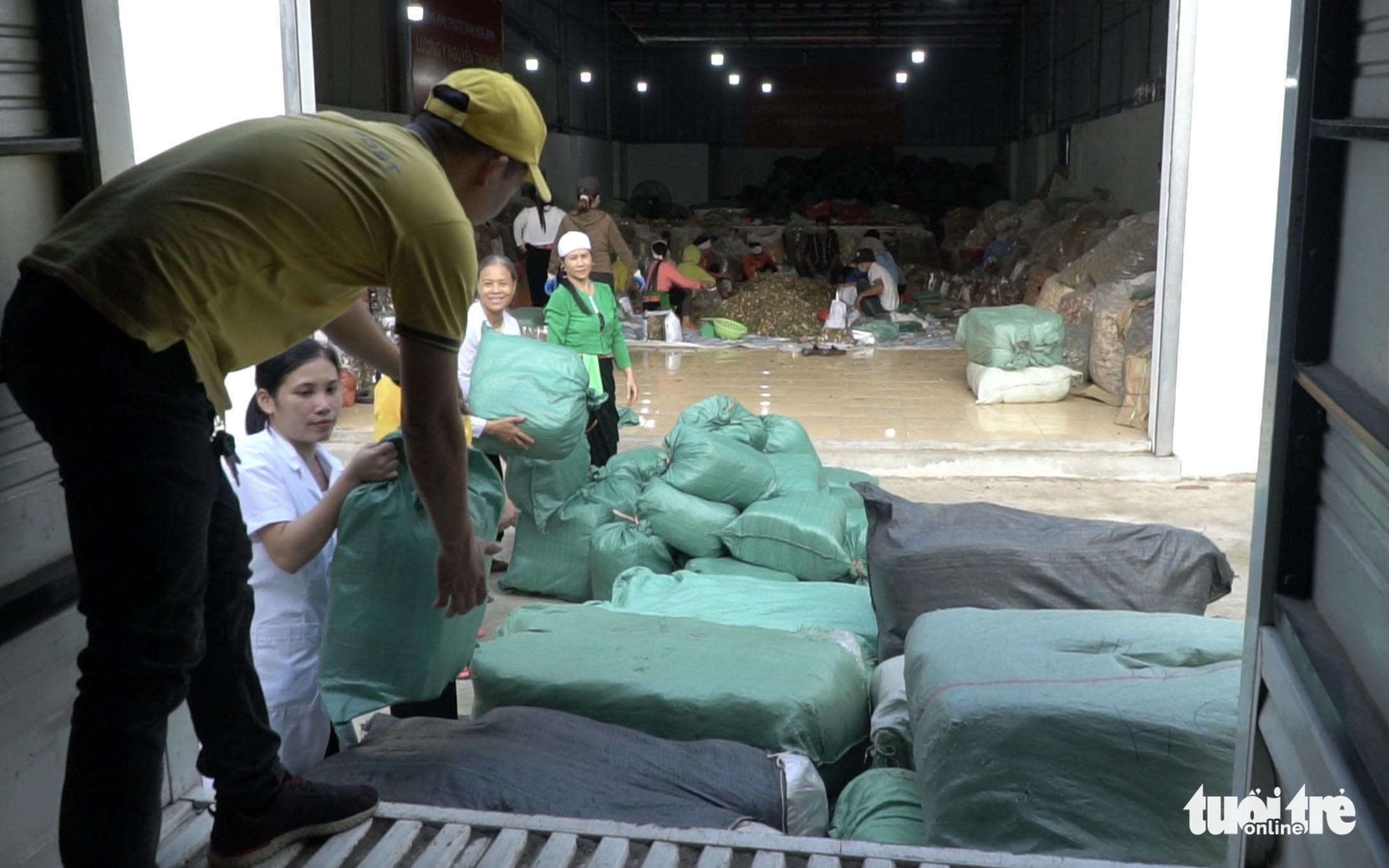 Phải trị dứt điểm nạn lương y giả rao bán thuốc dỏm qua mạng xã hội - Ảnh 3. Phải trị dứt điểm nạn lương y giả rao bán thuốc dỏm qua mạng xã hội - Ảnh 3.