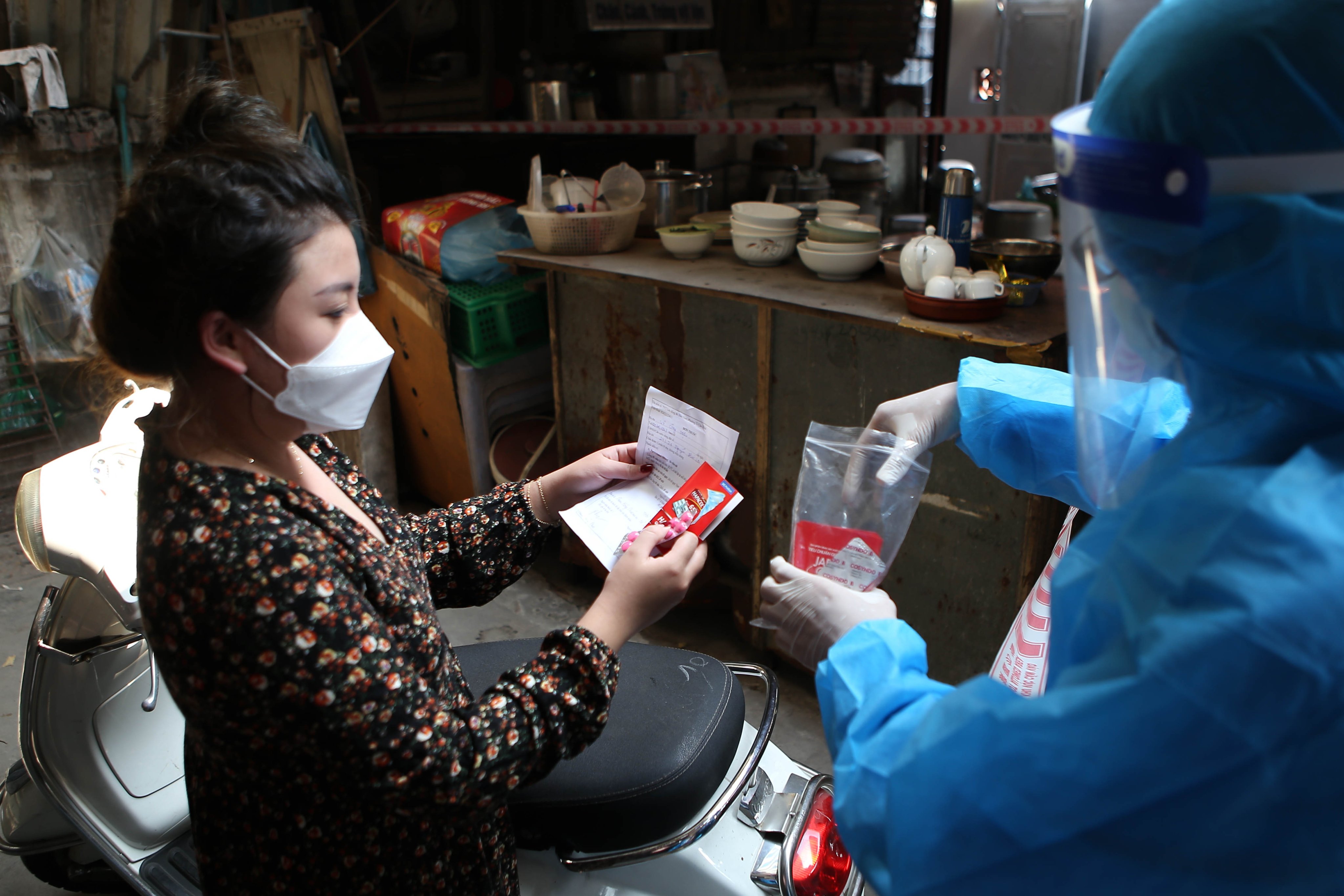 Tin sáng 1-3: Học sinh mắc COVID-19 ở TP.HCM tăng; 29 tỉnh thành từ 1.000 - gần 13.000 ca mới/ngày - Ảnh 5. Tin sáng 1-3: Học sinh mắc COVID-19 ở TP.HCM tăng; 29 tỉnh thành từ 1.000 - gần 13.000 ca mới/ngày - Ảnh 5.