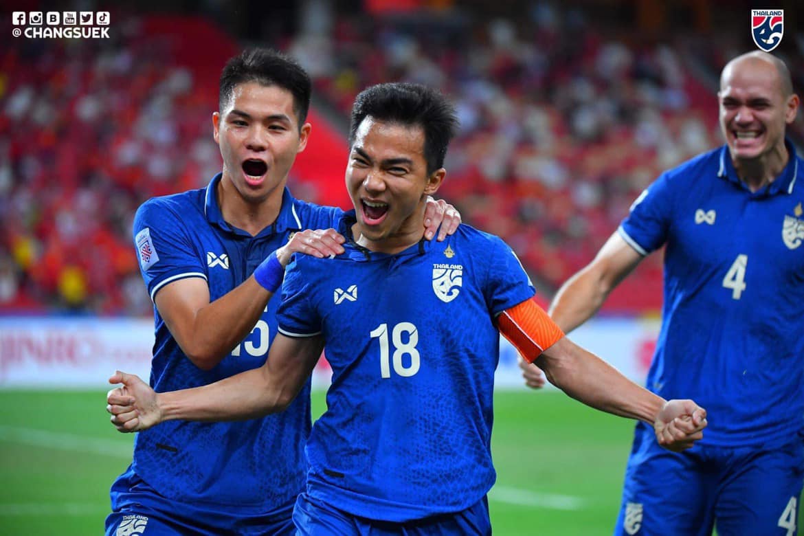 Việt Nam thua Thái Lan 0-2 ở bán kết lượt đi AFF Cup 2020 - Ảnh 2. Việt Nam thua Thái Lan 0-2 ở bán kết lượt đi AFF Cup 2020 - Ảnh 2.