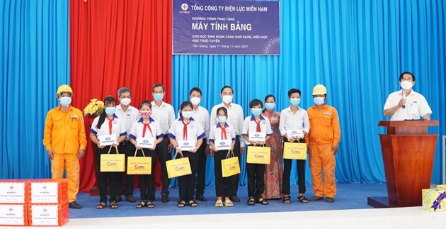 EVNSPC tổ chức Tháng tri ân khách hàng 2021 - Ảnh 3. EVNSPC tổ chức Tháng tri ân khách hàng 2021 - Ảnh 3.