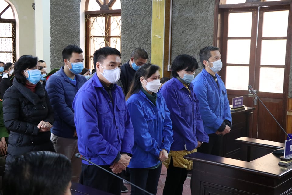 Cựu giám đốc Sở Y tế Sơn La lãnh án treo trong vụ nâng giá thiết bị gấp 2 lần - Ảnh 1. Cựu giám đốc Sở Y tế Sơn La lãnh án treo trong vụ nâng giá thiết bị gấp 2 lần - Ảnh 1.