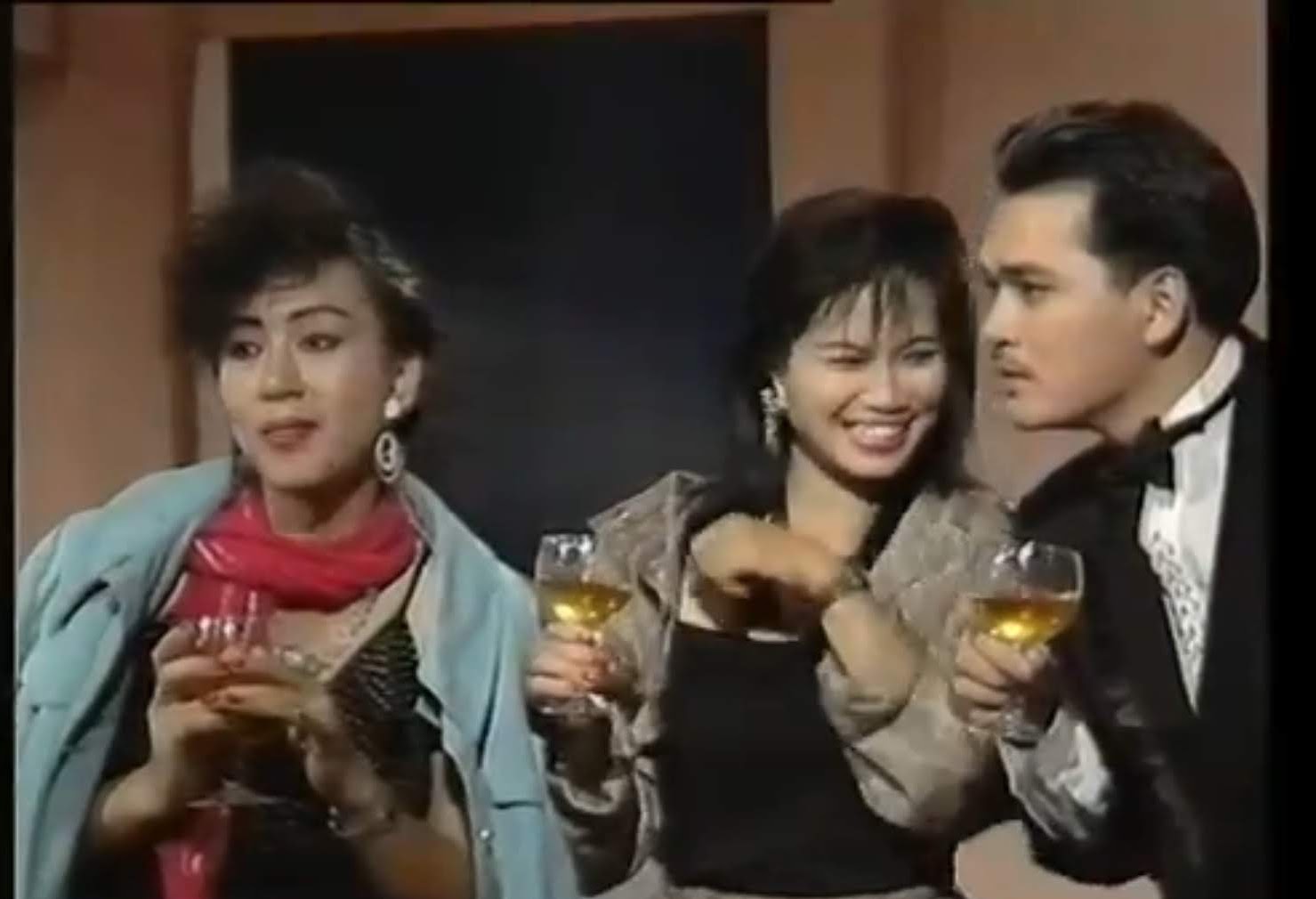 Năm mới xem lại Thành Lộc, Quốc Thảo, Hồng Vân… lừng lẫy trên sân khấu 30 năm trước - Ảnh 6. Năm mới xem lại Thành Lộc, Quốc Thảo, Hồng Vân… lừng lẫy trên sân khấu 30 năm trước - Ảnh 6.