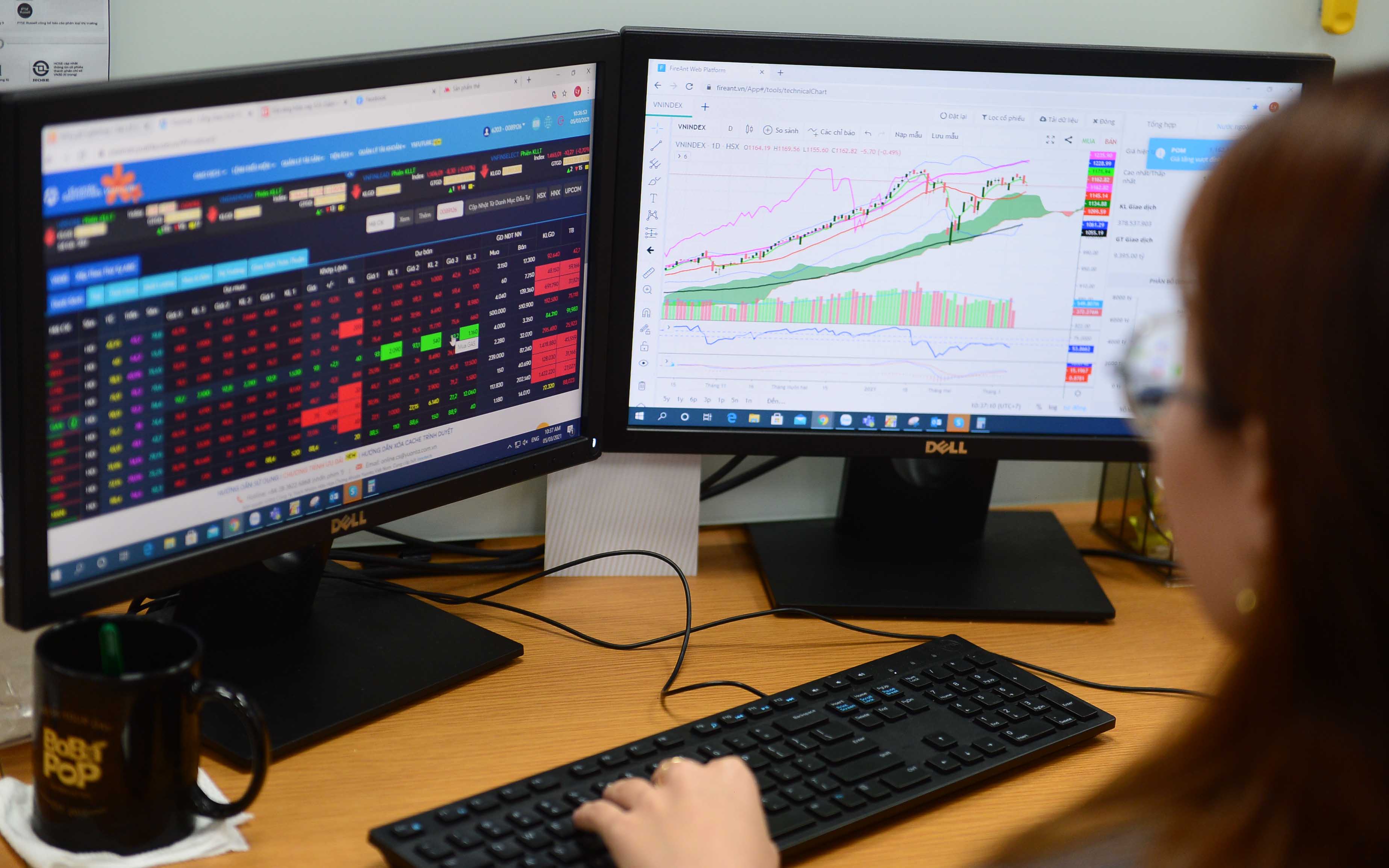 Uống xong ly cà phê, mất cả tỉ đồng! - Ảnh 1. Uống xong ly cà phê, mất cả tỉ đồng! - Ảnh 1.