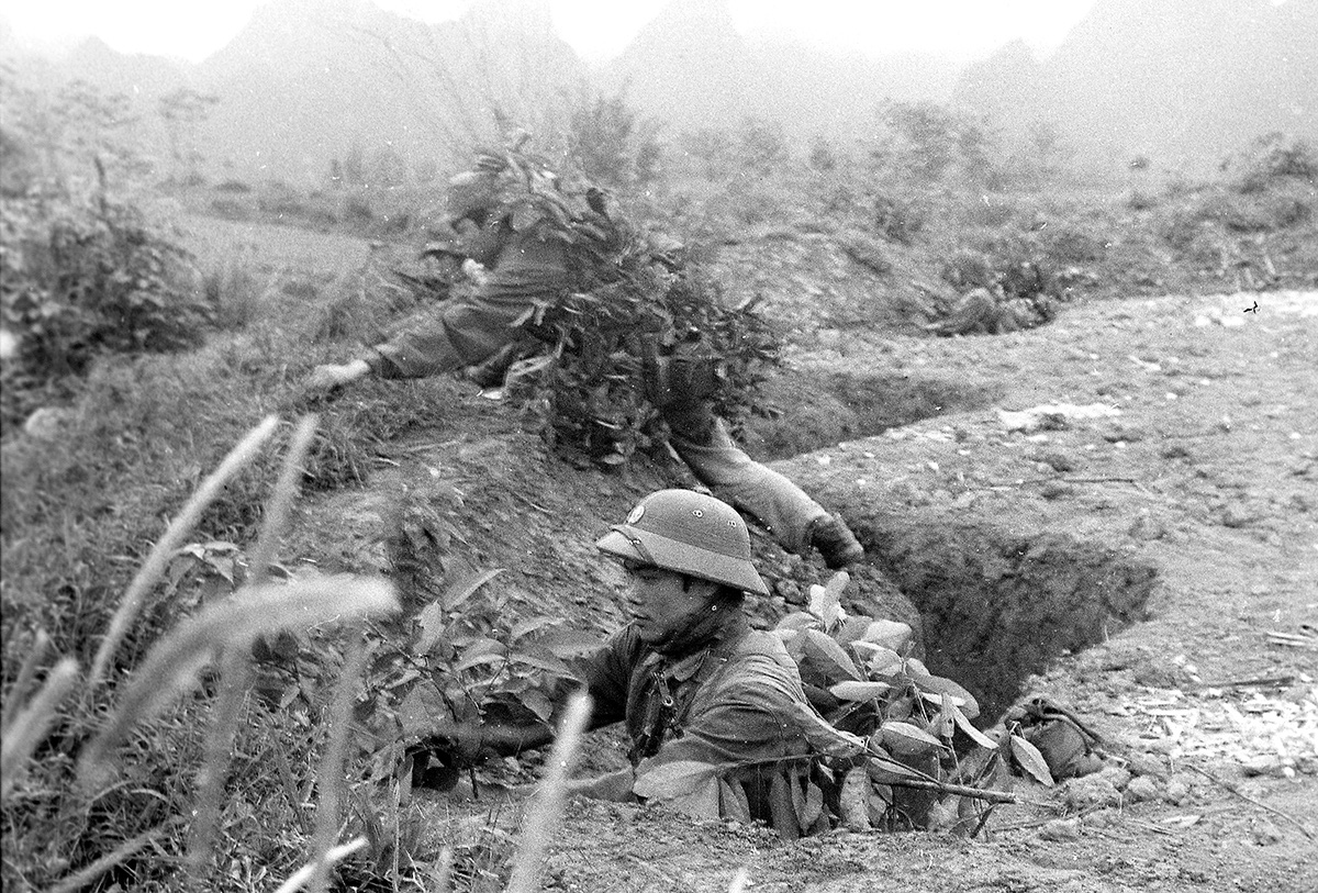 Phóng viên chiến trường hồi ức quân dân biên giới anh dũng chống quân Trung Quốc ngày 17-2-1979 - Ảnh 1. Phóng viên chiến trường hồi ức quân dân biên giới anh dũng chống quân Trung Quốc ngày 17-2-1979 - Ảnh 1.