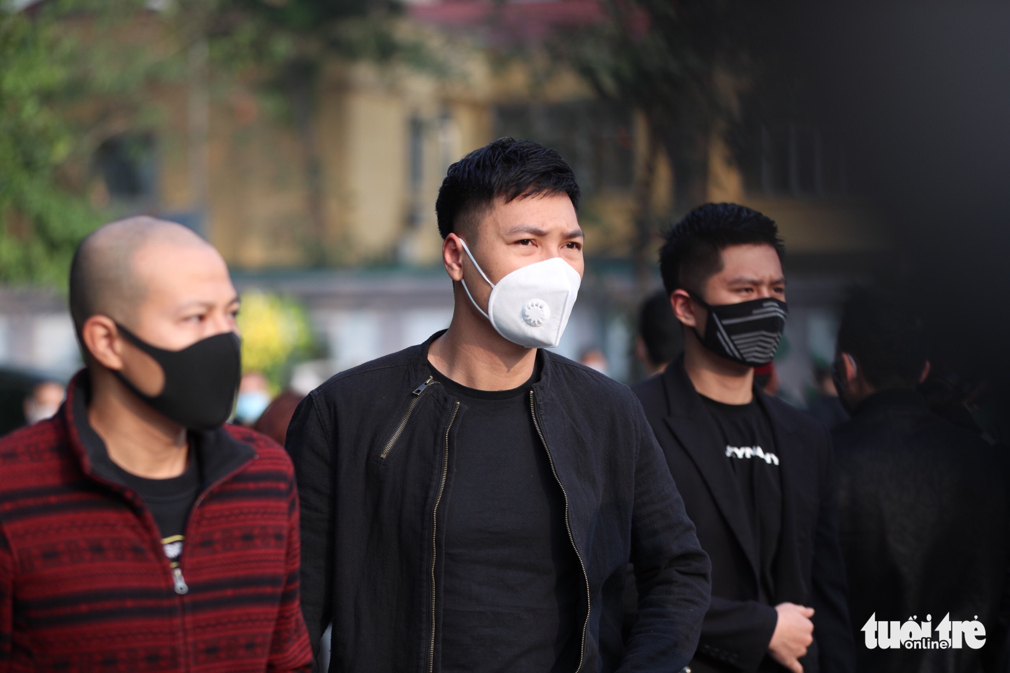 Lễ tang NSND Hoàng Dũng: Hàng trăm nghệ sĩ tiếc thương anh - Ảnh 9. Lễ tang NSND Hoàng Dũng: Hàng trăm nghệ sĩ tiếc thương anh - Ảnh 9.