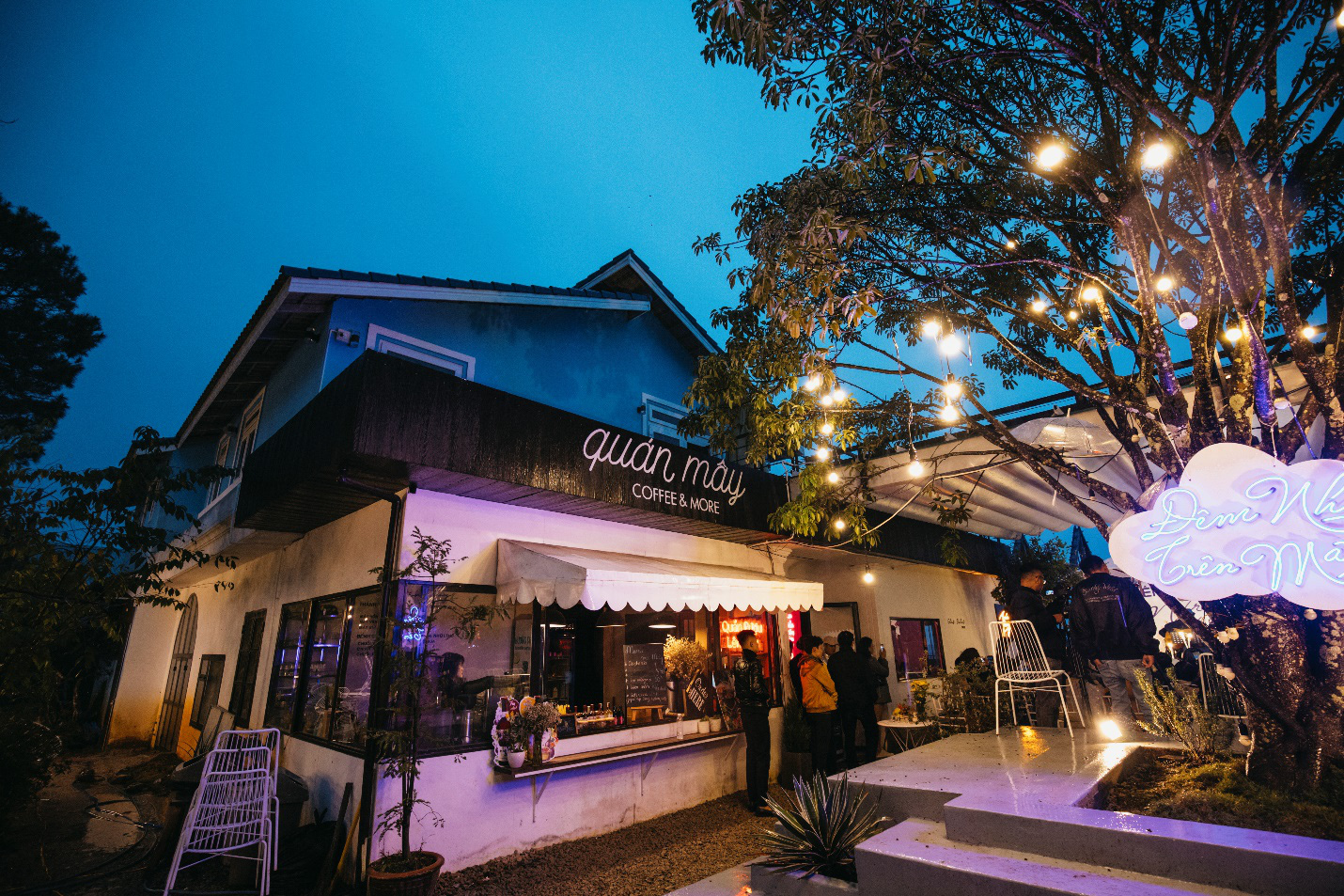 Mây Lang Thang - người tạo trend nghe nhạc lúc 16g30 - Ảnh 1. Mây Lang Thang - người tạo trend nghe nhạc lúc 16g30 - Ảnh 1.