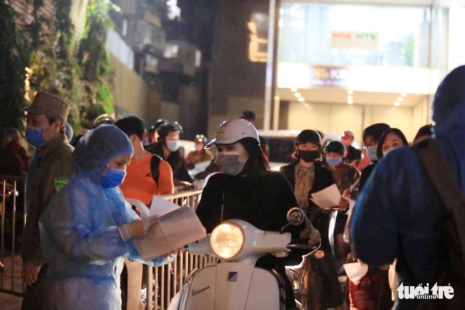 Hà Nội thu hẹp cách ly tại chung cư 88 Láng Hạ - Ảnh 1. Hà Nội thu hẹp cách ly tại chung cư 88 Láng Hạ - Ảnh 1.