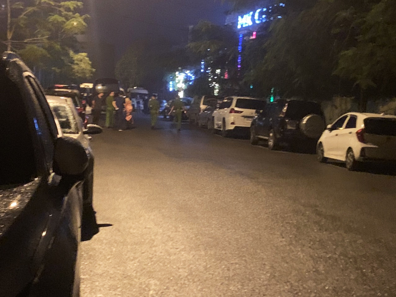 Đột kích bar lớn nhất TP Thái Bình, phát hiện hàng chục người dương tính ma túy - Ảnh 2. Đột kích bar lớn nhất TP Thái Bình, phát hiện hàng chục người dương tính ma túy - Ảnh 2.