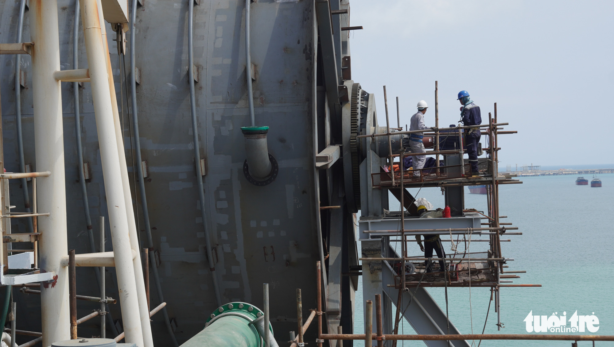 Độ tàu dầu hạng khủng thế giới ở Việt Nam - Ảnh 18. Độ tàu dầu hạng khủng thế giới ở Việt Nam - Ảnh 18.