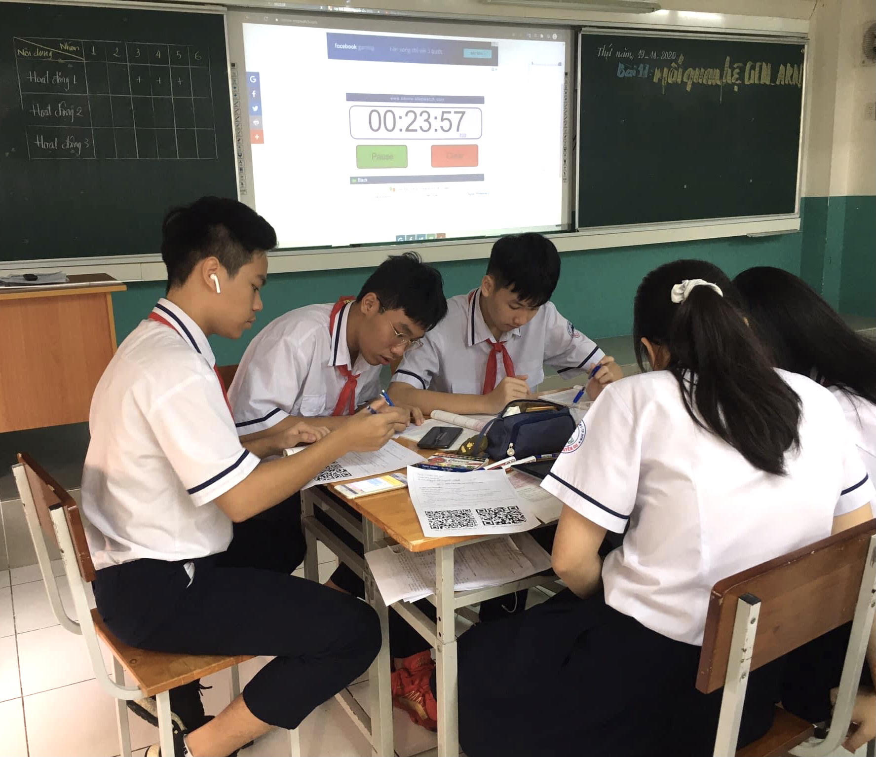 TP.HCM khảo sát trực tuyến ngoại ngữ học sinh lớp 9, 11 - Ảnh 1. TP.HCM khảo sát trực tuyến ngoại ngữ học sinh lớp 9, 11 - Ảnh 1.