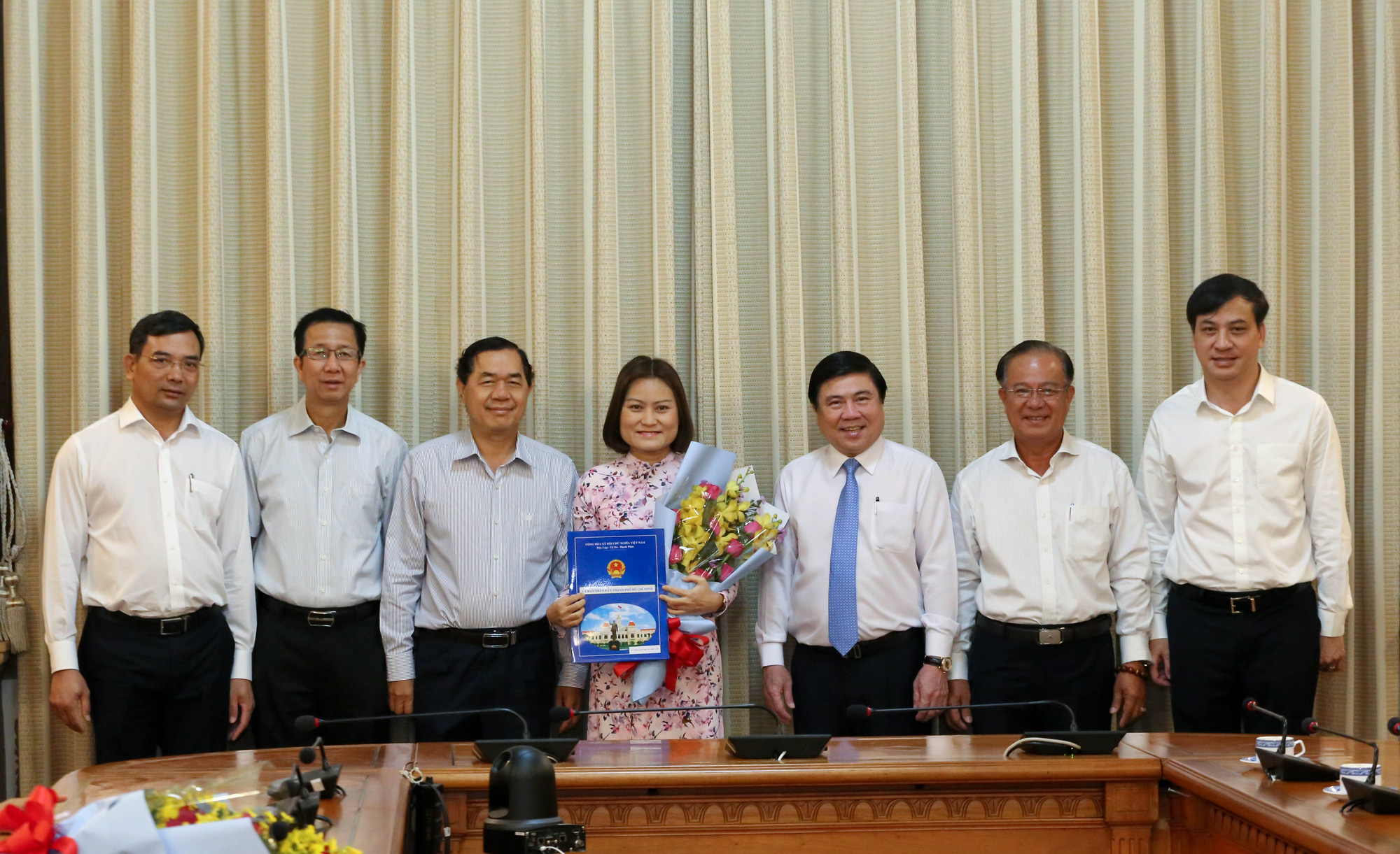 Bí thư Bình Chánh làm giám đốc Sở Xây dựng TP.HCM - Ảnh 2. Bí thư Bình Chánh làm giám đốc Sở Xây dựng TP.HCM - Ảnh 2.