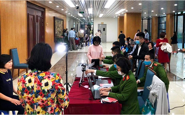 Bộ Công an trả lời vụ thiếu thông tin số CMND cũ trong mã QR Code căn cước công dân - Ảnh 2. Bộ Công an trả lời vụ thiếu thông tin số CMND cũ trong mã QR Code căn cước công dân - Ảnh 2.