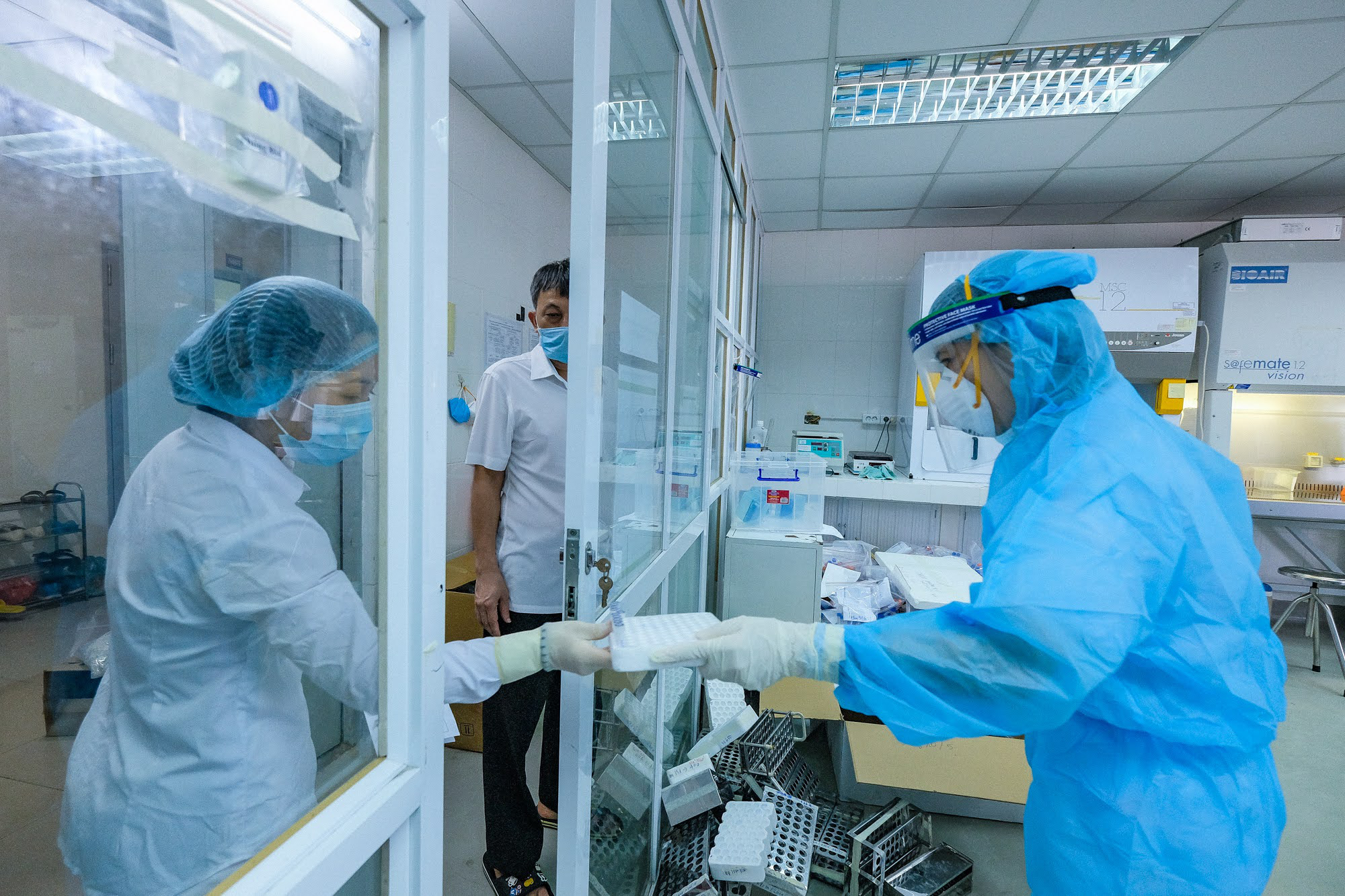 Sáng 11-5: Việt Nam thêm 28 ca COVID-19 cộng đồng - Ảnh 1. Sáng 11-5: Việt Nam thêm 28 ca COVID-19 cộng đồng - Ảnh 1.