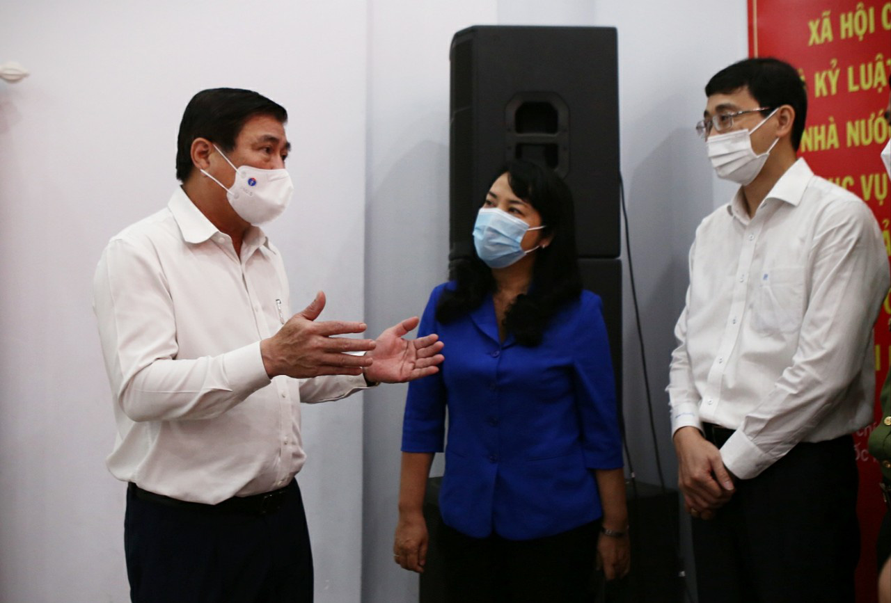 Chủ tịch Nguyễn Thành Phong cam kết 6 nội dung phát triển TP.HCM thành đô thị thông minh - Ảnh 1. Chủ tịch Nguyễn Thành Phong cam kết 6 nội dung phát triển TP.HCM thành đô thị thông minh - Ảnh 1.