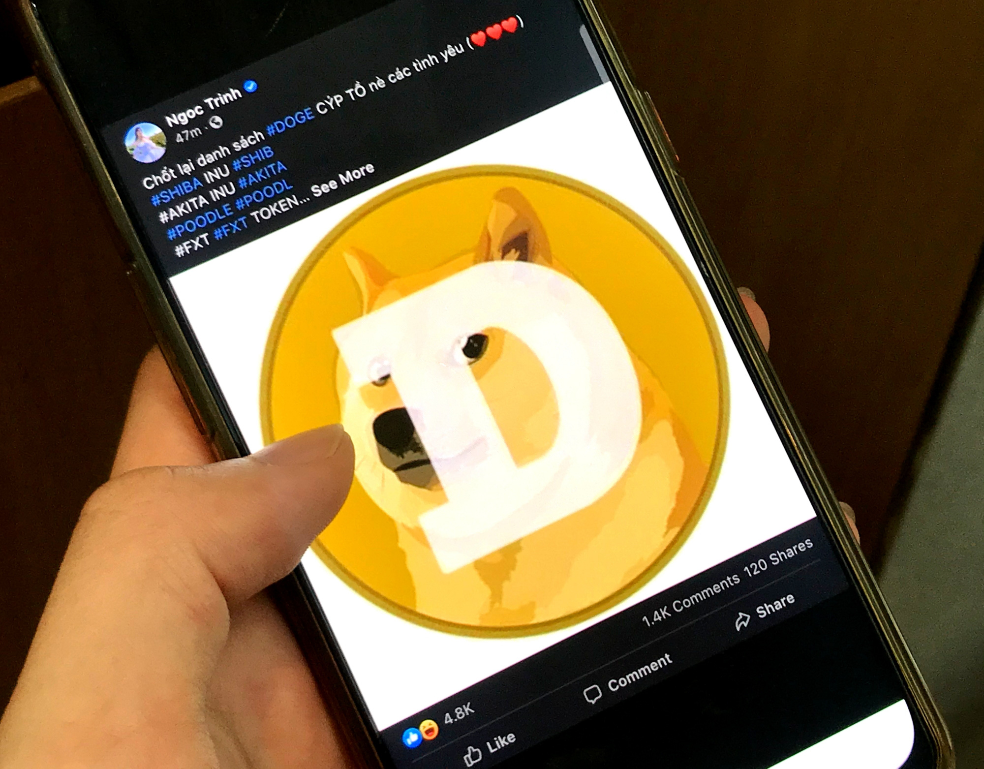 Dư luận bức xúc vì Ngọc Trinh, Khả Như, Kiều Minh Tuấn... đăng bài về tiền mã hóa rồi xóa vội - Ảnh 2. Dư luận bức xúc vì Ngọc Trinh, Khả Như, Kiều Minh Tuấn... đăng bài về tiền mã hóa rồi xóa vội - Ảnh 2.