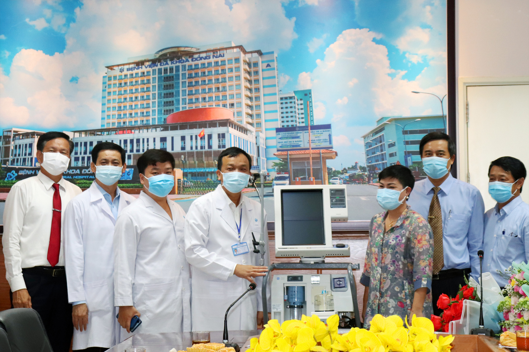 Bệnh viện Đồng Nai nhận 2 máy thở cao cấp phòng chống COVID-19 - Ảnh 1. Bệnh viện Đồng Nai nhận 2 máy thở cao cấp phòng chống COVID-19 - Ảnh 1.