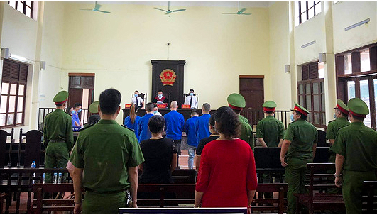 Dũng trọc lãnh 42 tháng tù vì tổ chức sử dụng ma túy - Ảnh 1. Dũng trọc lãnh 42 tháng tù vì tổ chức sử dụng ma túy - Ảnh 1.