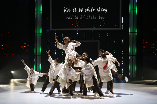 Đạo diễn Mỹ Khanh, ca sĩ Thủy Tiên nói về khán giả nuôi nghệ sĩ - Ảnh 8. Đạo diễn Mỹ Khanh, ca sĩ Thủy Tiên nói về khán giả nuôi nghệ sĩ - Ảnh 8.