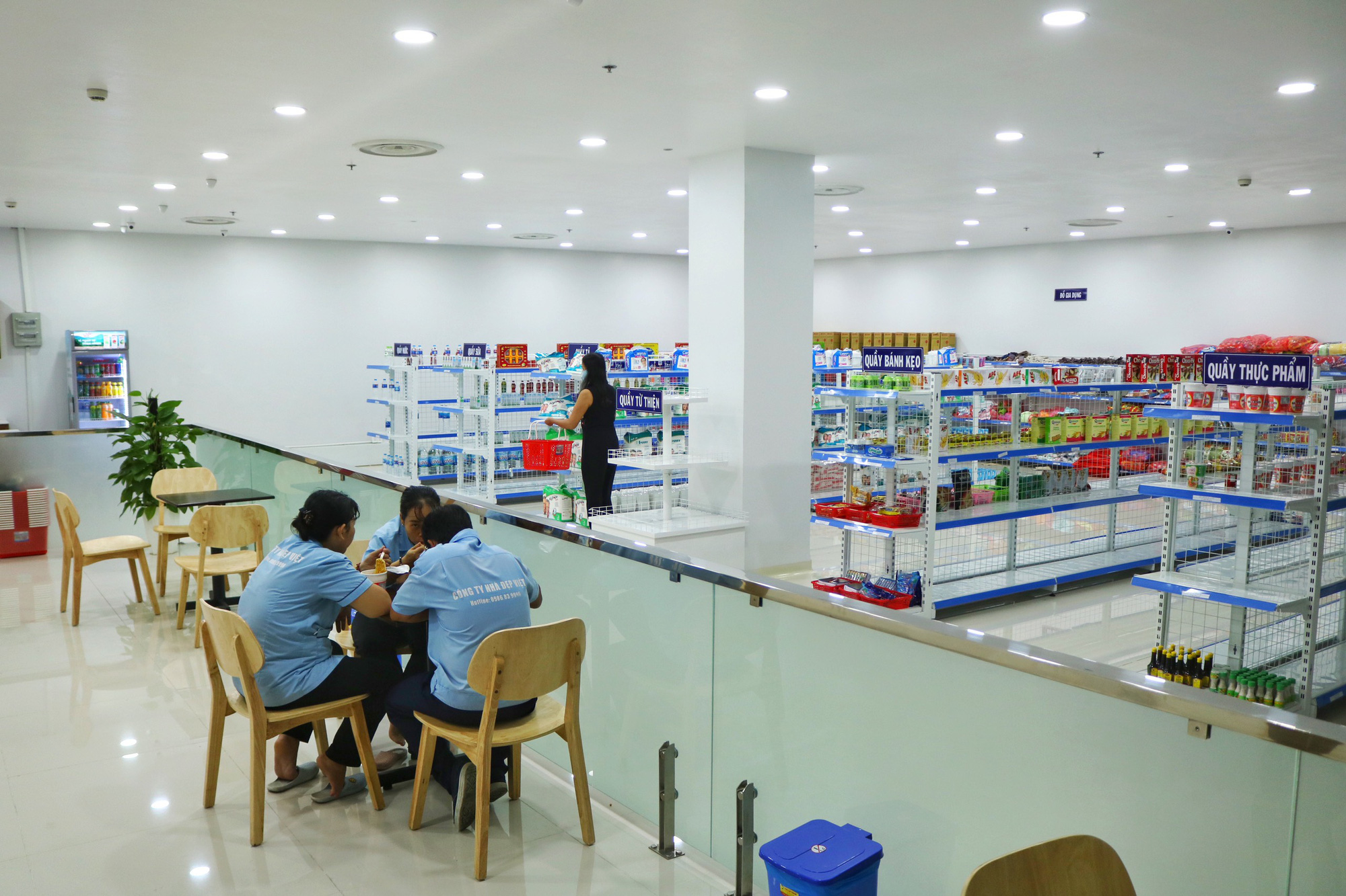 Bệnh viện Ung bướu chuyển 80% người bệnh tái khám trong ngày sang cơ sở 2 - Ảnh 11. Bệnh viện Ung bướu chuyển 80% người bệnh tái khám trong ngày sang cơ sở 2 - Ảnh 11.