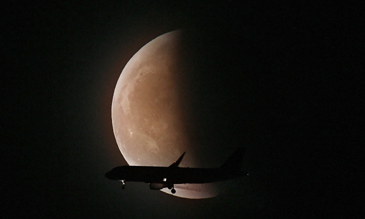 Thưởng thức siêu trăng máu khắp thế giới 10 năm mới có 1 lần - Ảnh 7. Thưởng thức siêu trăng máu khắp thế giới 10 năm mới có 1 lần - Ảnh 7.