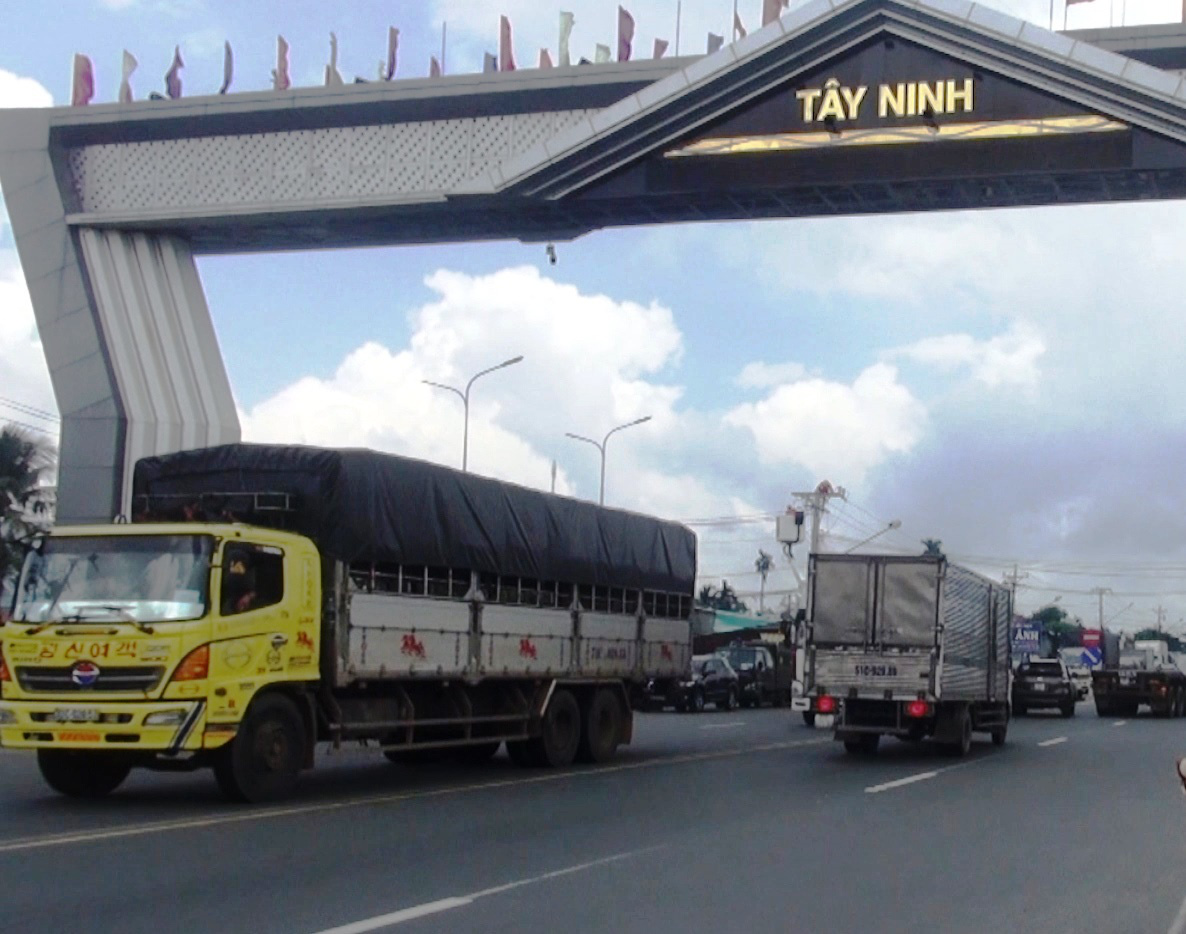 Tây Ninh lập chốt phòng dịch COVID-19 tại các cửa ngõ - Ảnh 1. Tây Ninh lập chốt phòng dịch COVID-19 tại các cửa ngõ - Ảnh 1.