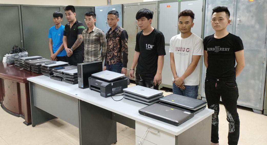 Triệt phá nhóm lừa đảo dự báo kết quả xổ số chính xác, đánh là trúng - Ảnh 1. Triệt phá nhóm lừa đảo dự báo kết quả xổ số chính xác, đánh là trúng - Ảnh 1.