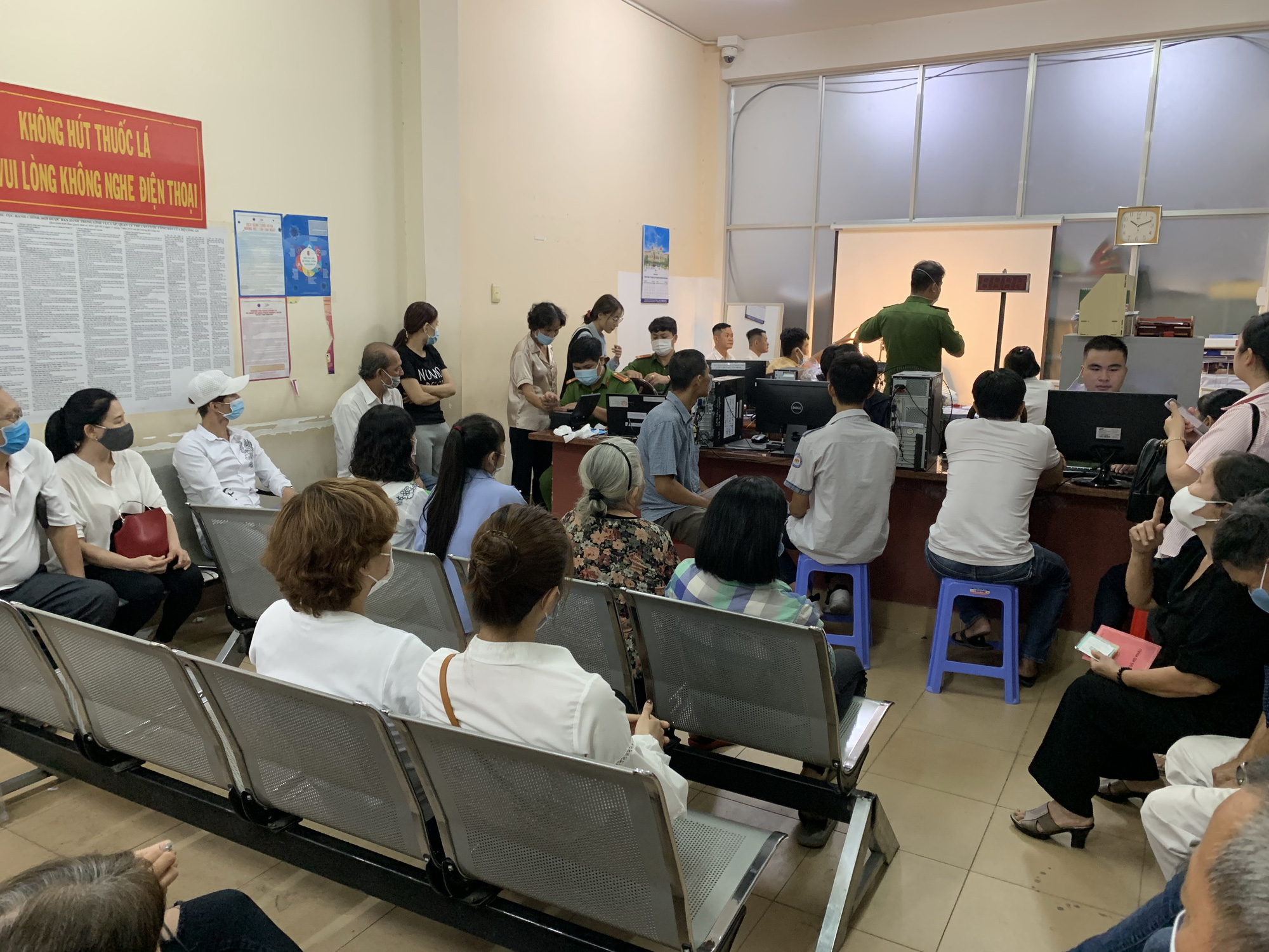 Có CCCD gắn chíp rồi vẫn còn gặp rắc rối - Ảnh 1. Có CCCD gắn chíp rồi vẫn còn gặp rắc rối - Ảnh 1.