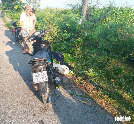 Bắt nghi phạm chuyên dùng súng điện bắn trộm chó của người dân - Ảnh 2. Bắt nghi phạm chuyên dùng súng điện bắn trộm chó của người dân - Ảnh 2.