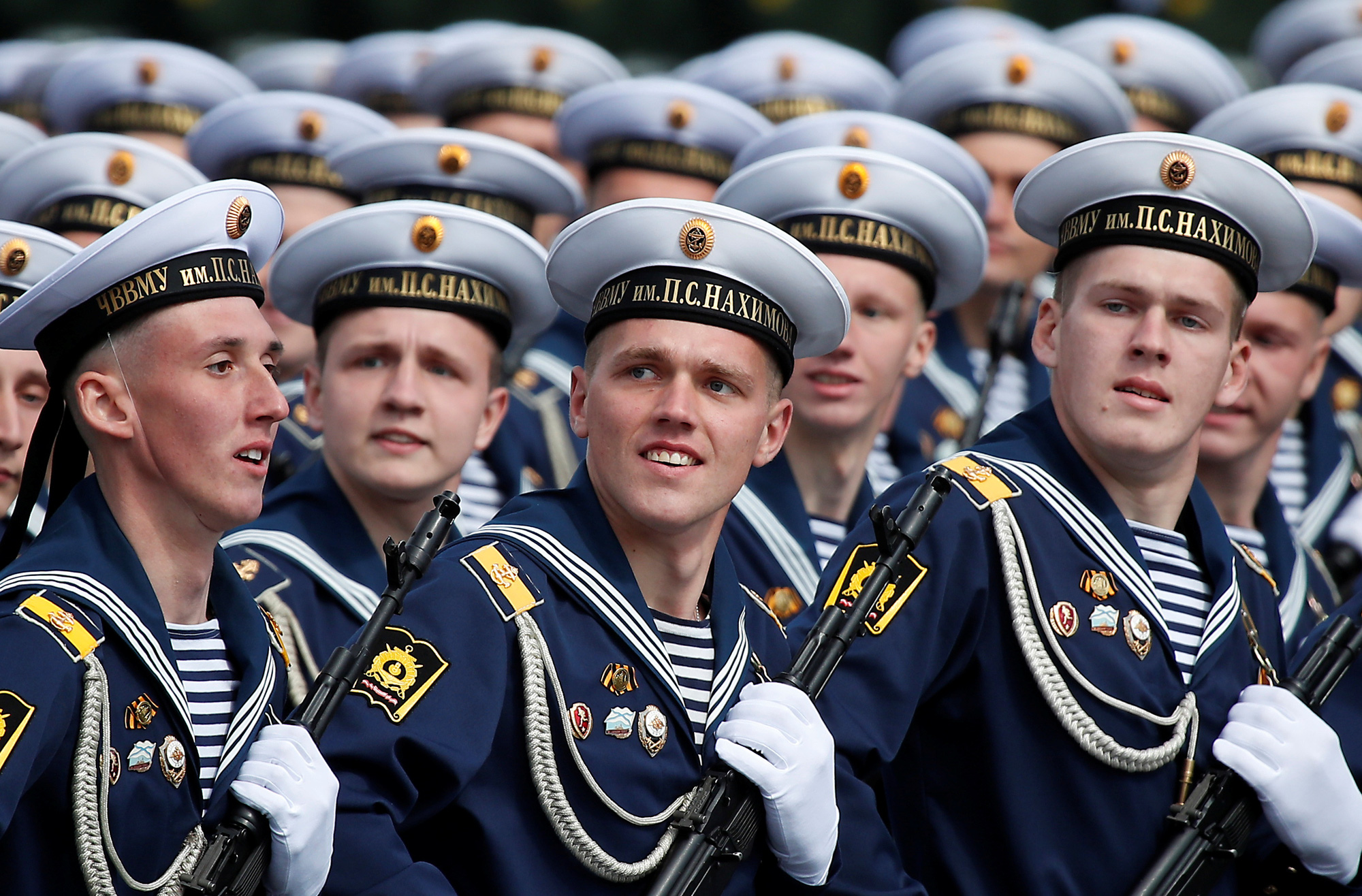 Diễu binh Ngày Chiến thắng ở hàng chục thành phố của Nga - Ảnh 1.