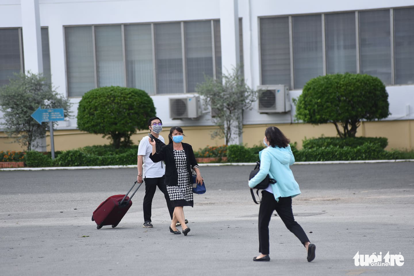 NÓNG: TP.HCM tạm phong tỏa Bệnh viện Bệnh nhiệt đới - Ảnh 5. NÓNG: TP.HCM tạm phong tỏa Bệnh viện Bệnh nhiệt đới - Ảnh 5.